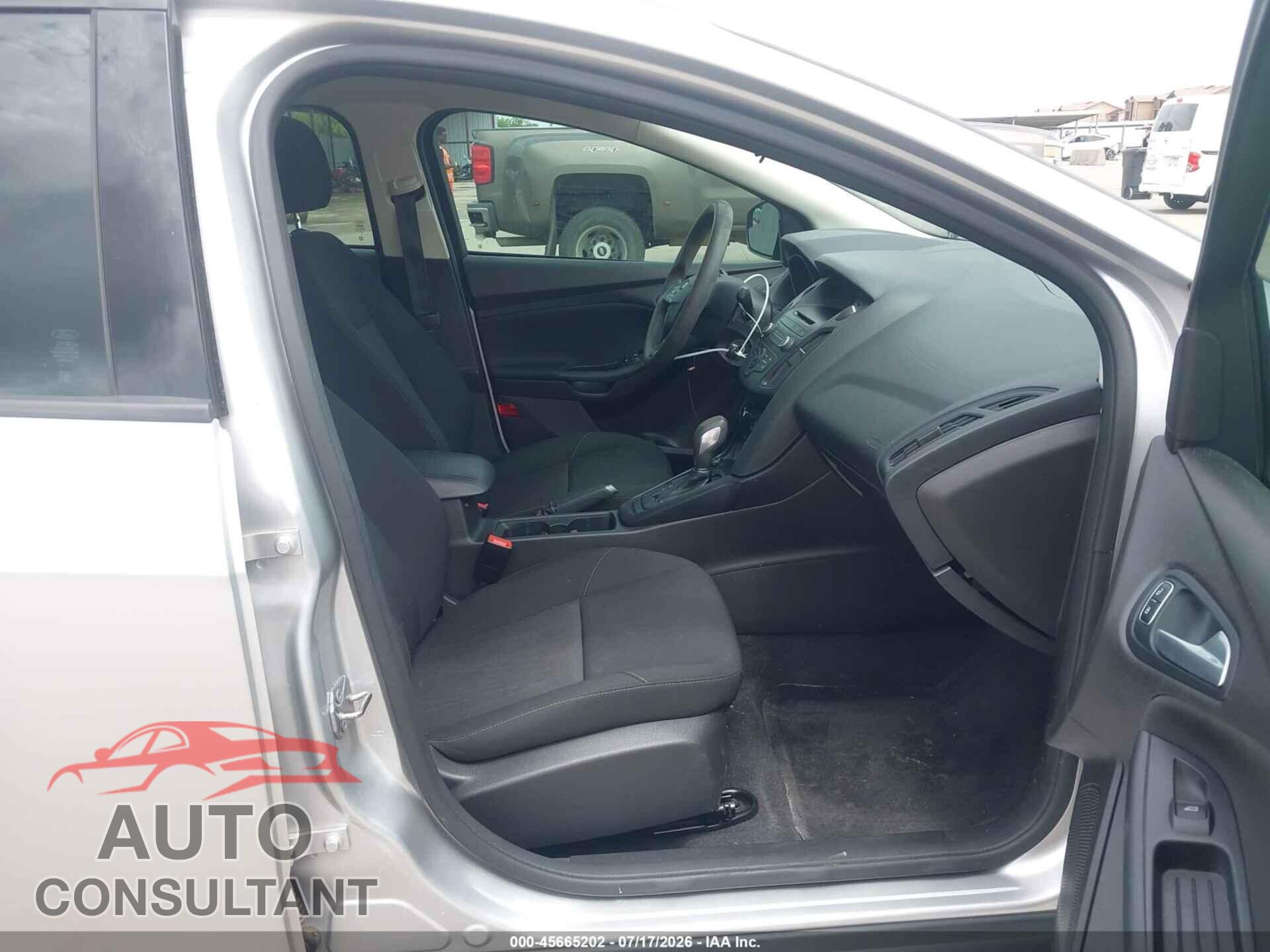 FORD FOCUS 2017 - 1FADP3F2XHL257643