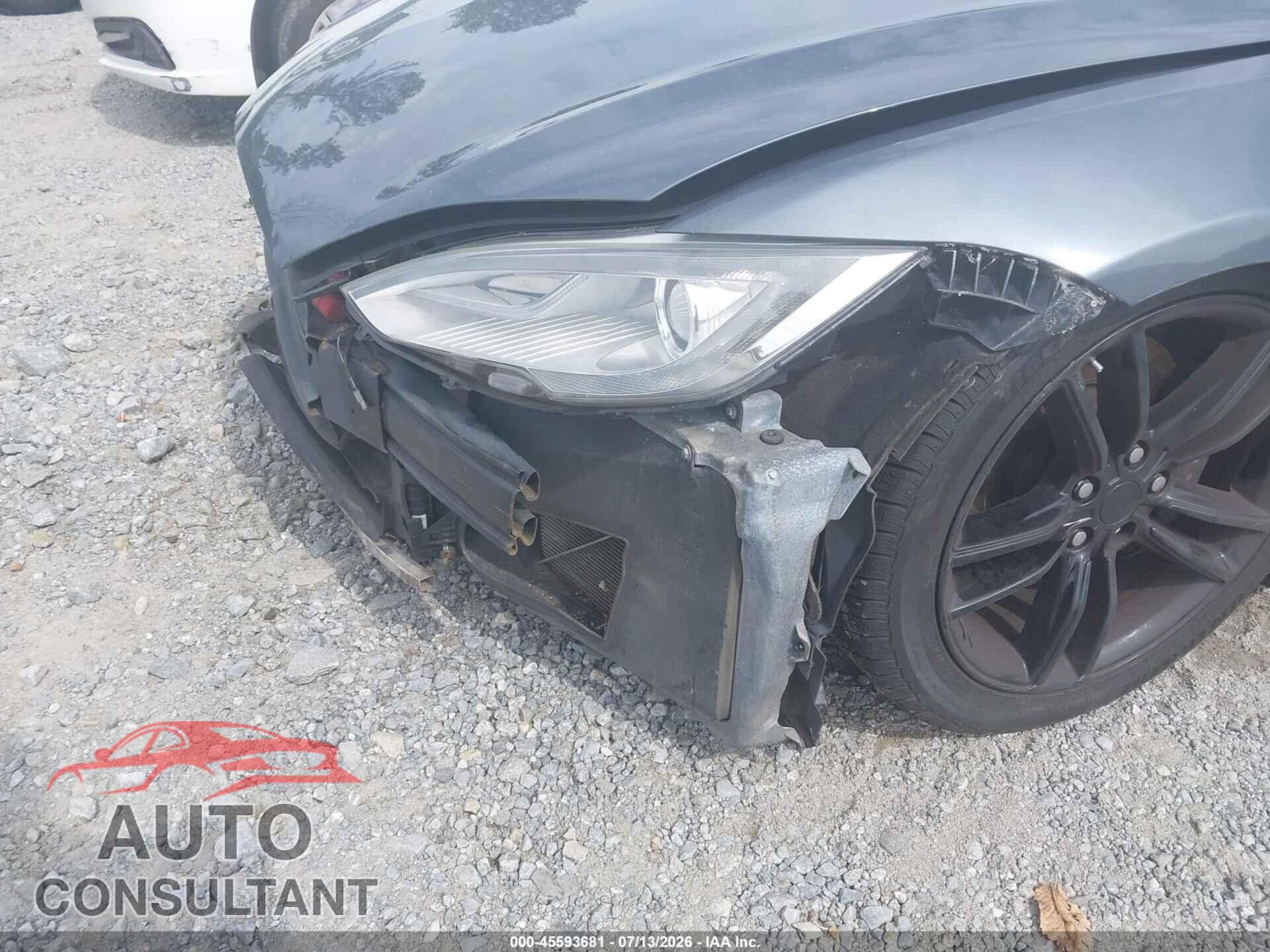 TESLA MODEL S 2013 - 5YJSA1CN6DFP08389