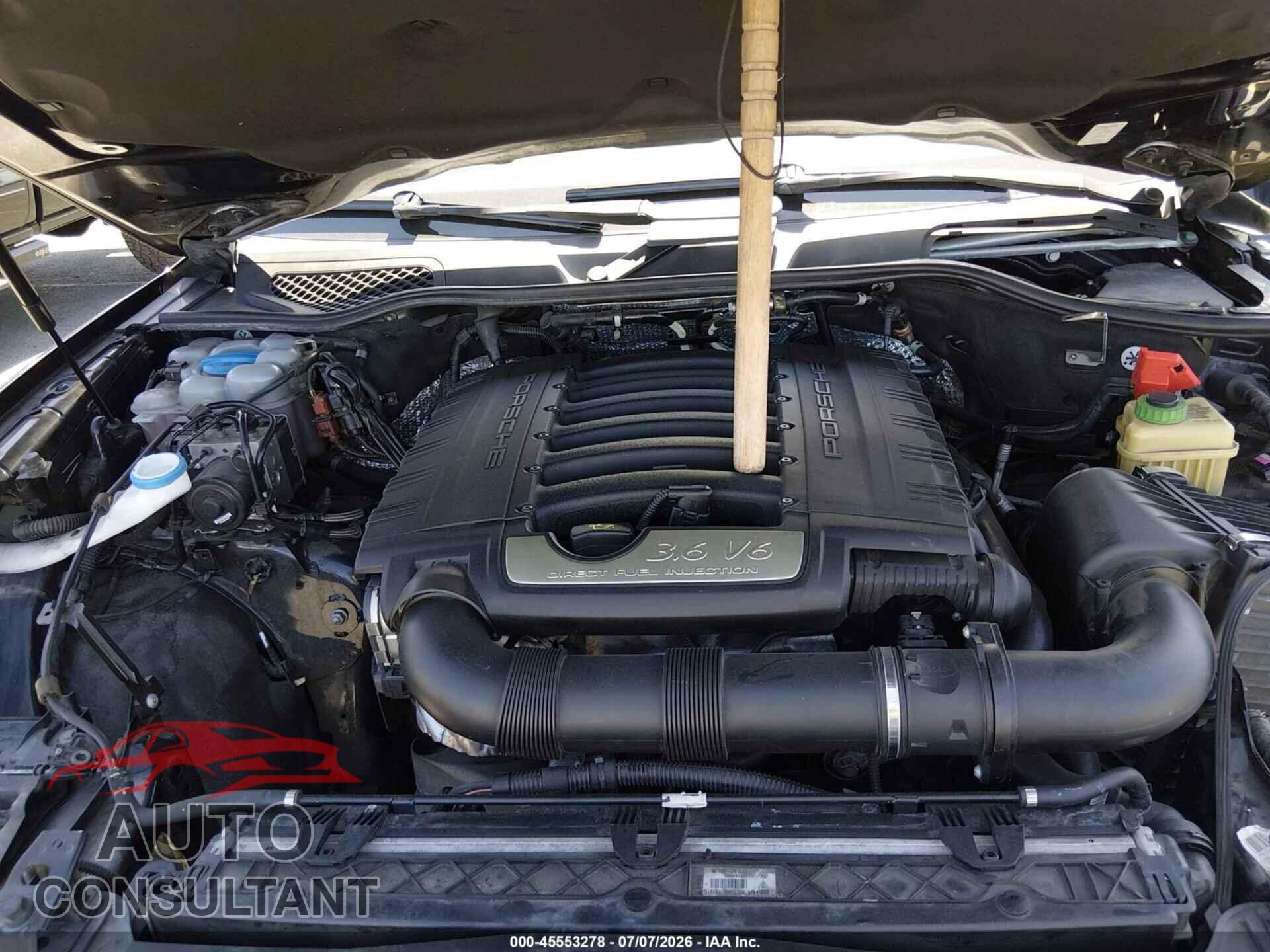 PORSCHE CAYENNE 2016 - WP1AA2A21GKA10868