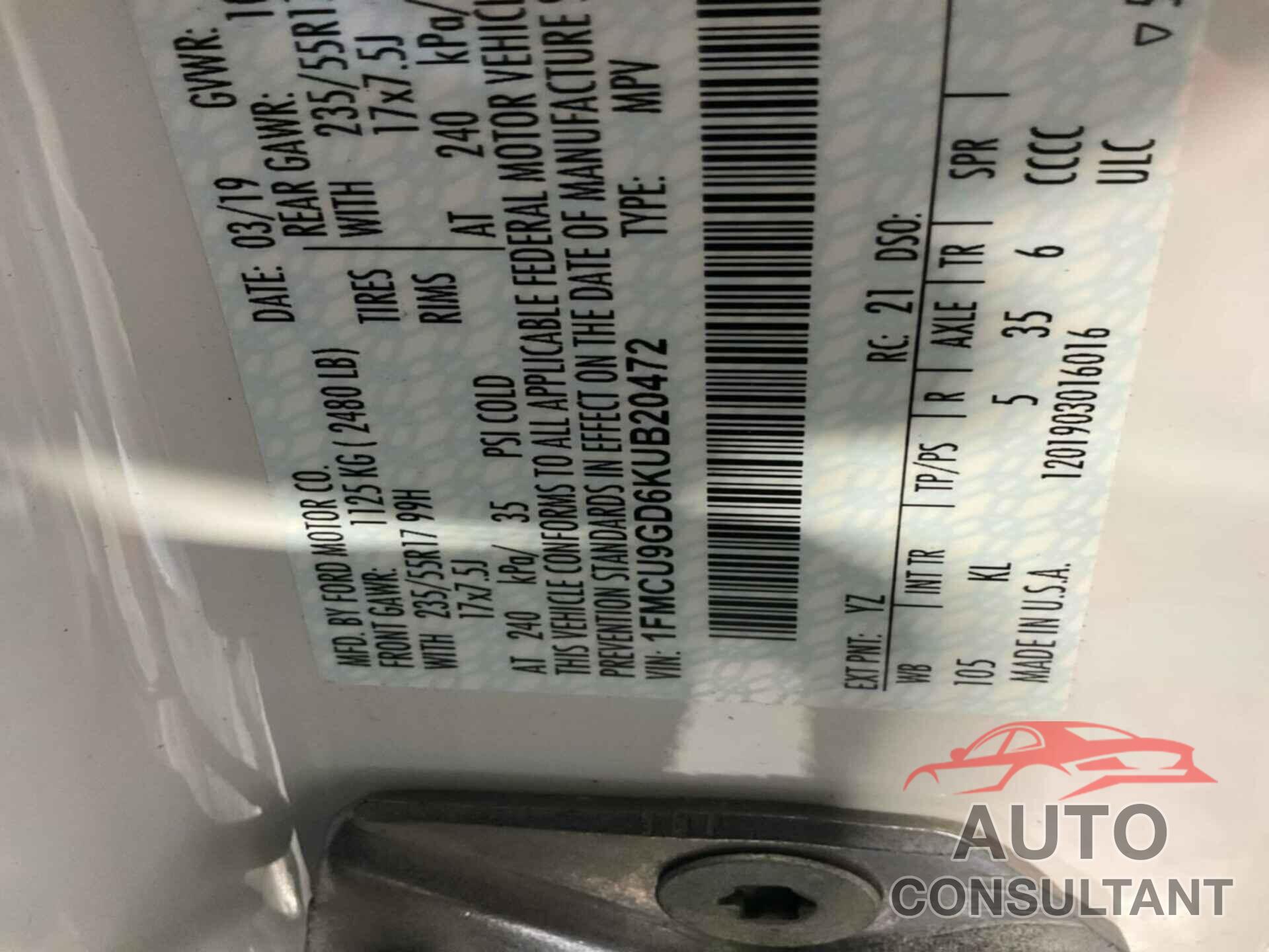FORD ESCAPE 2019 - 1FMCU9GD6KUB20472