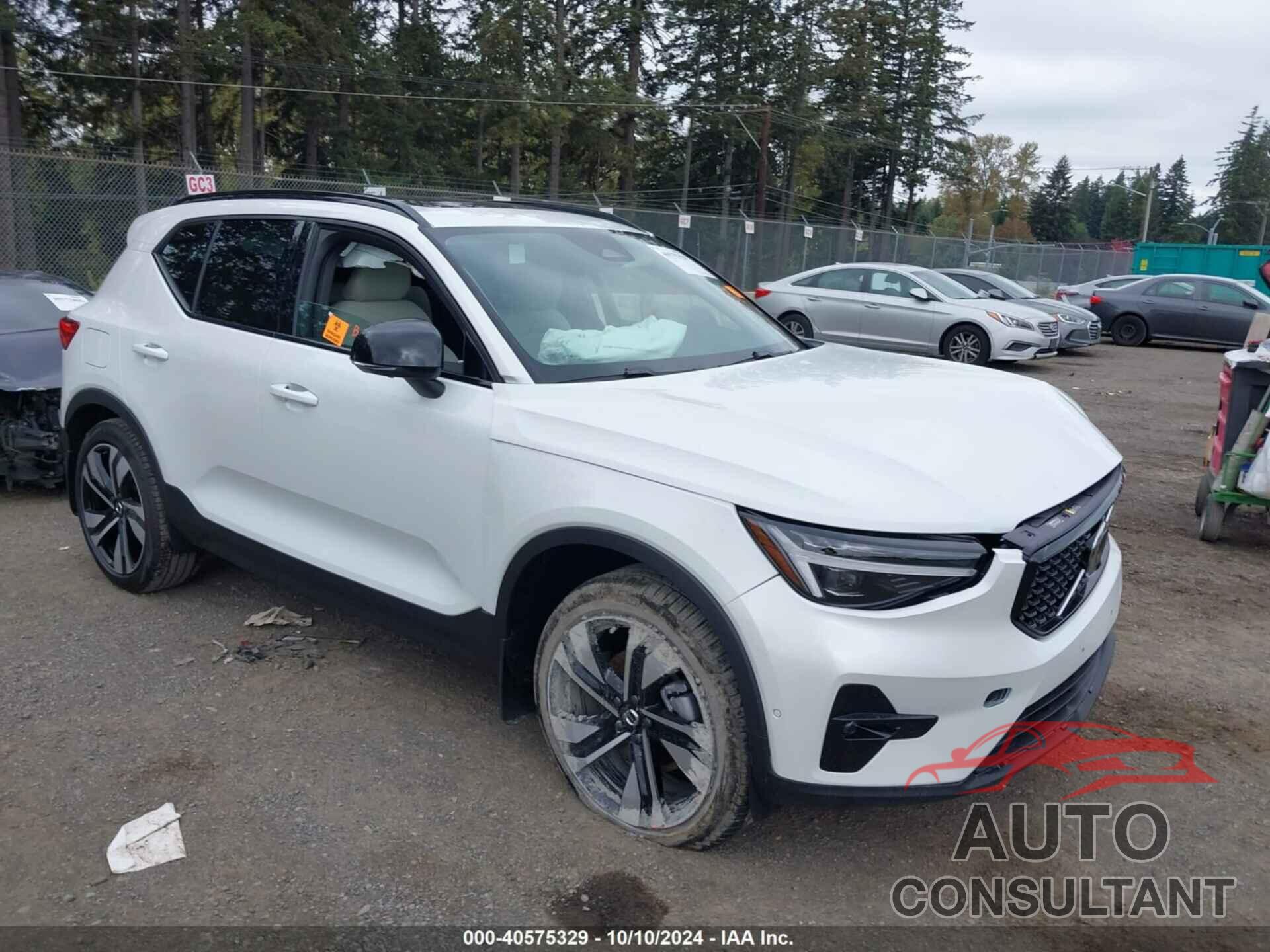 VOLVO XC40 2025 - YV4L12UM9S2463584