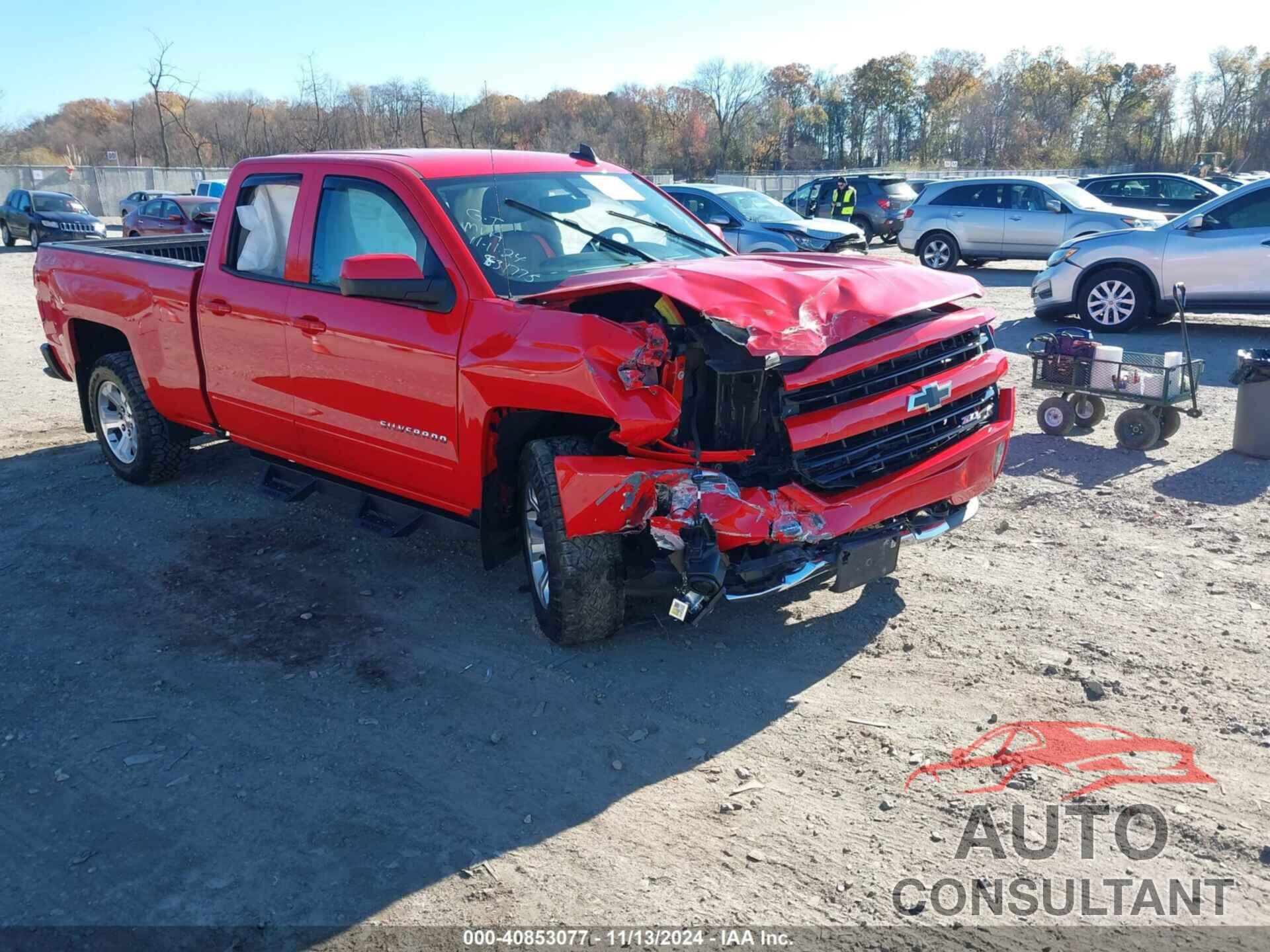 CHEVROLET SILVERADO 1500 2018 - 2GCVKREC9J1105701