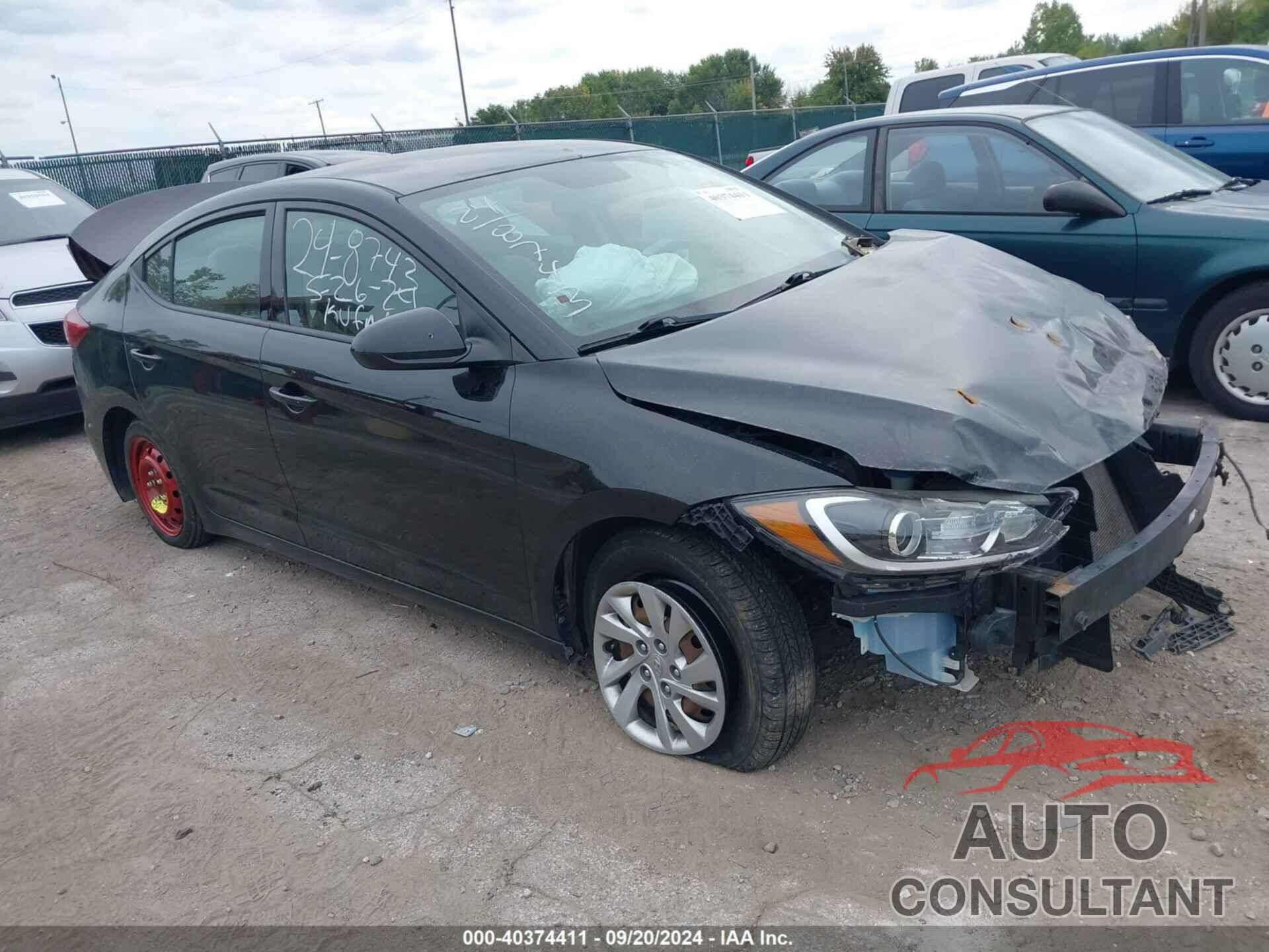 HYUNDAI ELANTRA 2018 - KMHD74LF6JU580476