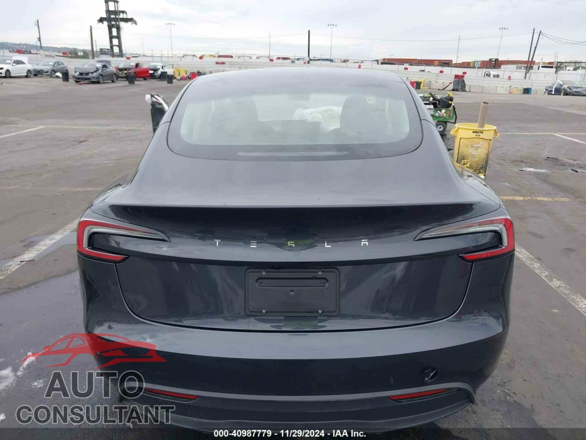 TESLA MODEL 3 2024 - 5YJ3E1EA9RF747679