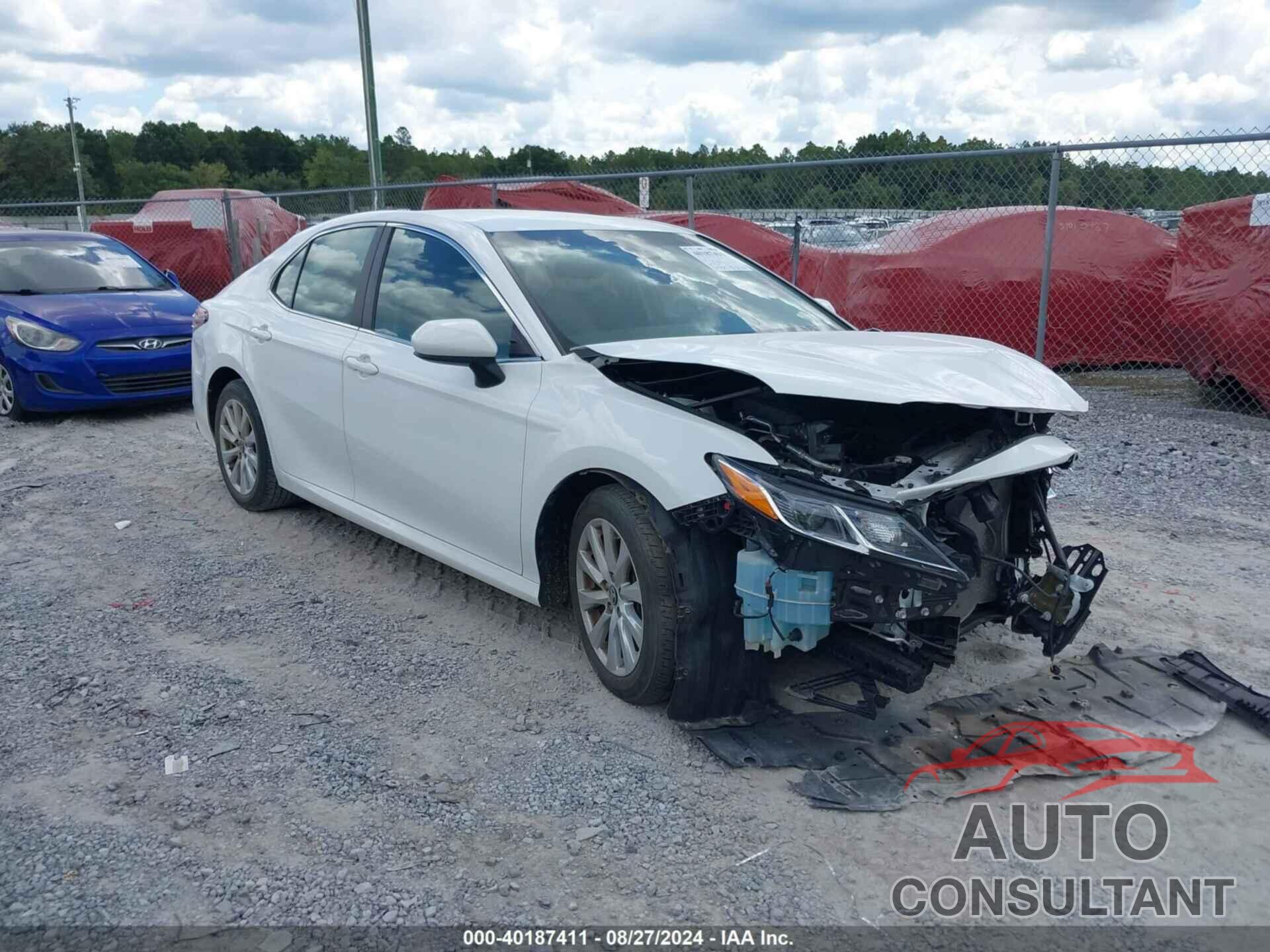 TOYOTA CAMRY 2018 - 4T1B11HK6JU104810