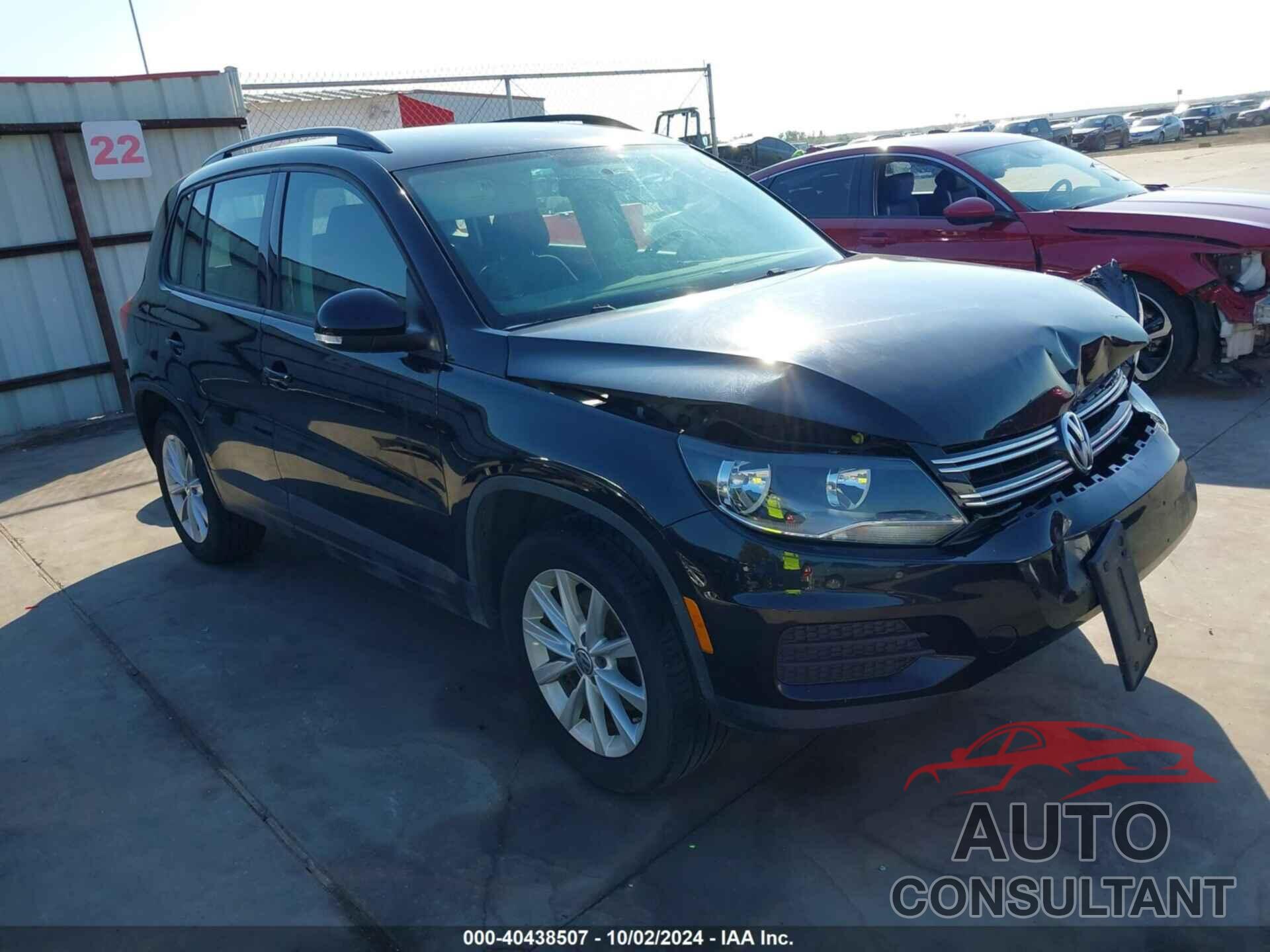 VOLKSWAGEN TIGUAN 2017 - WVGAV7AX5HK044484