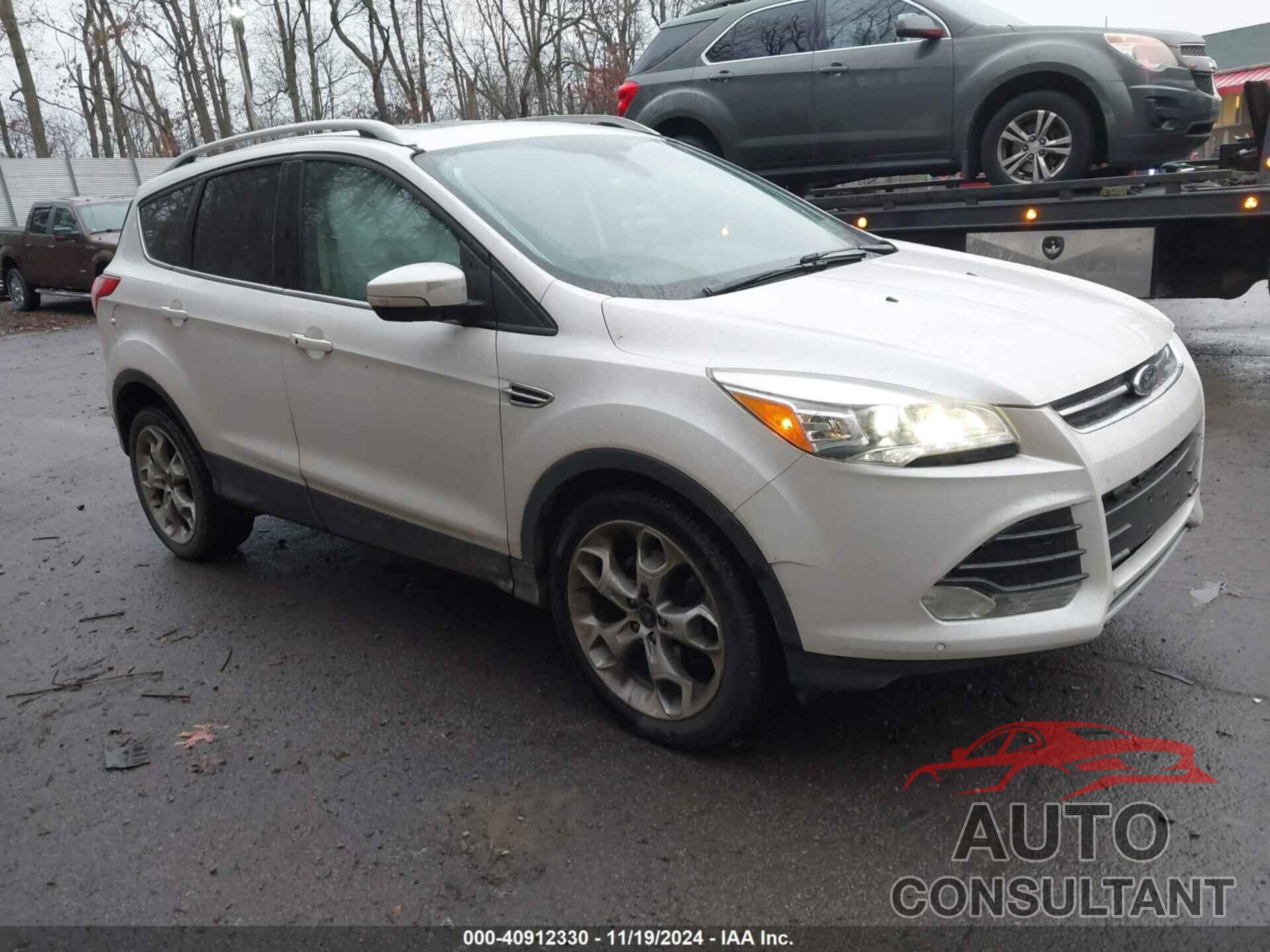 FORD ESCAPE 2015 - 1FMCU9J97FUC46611