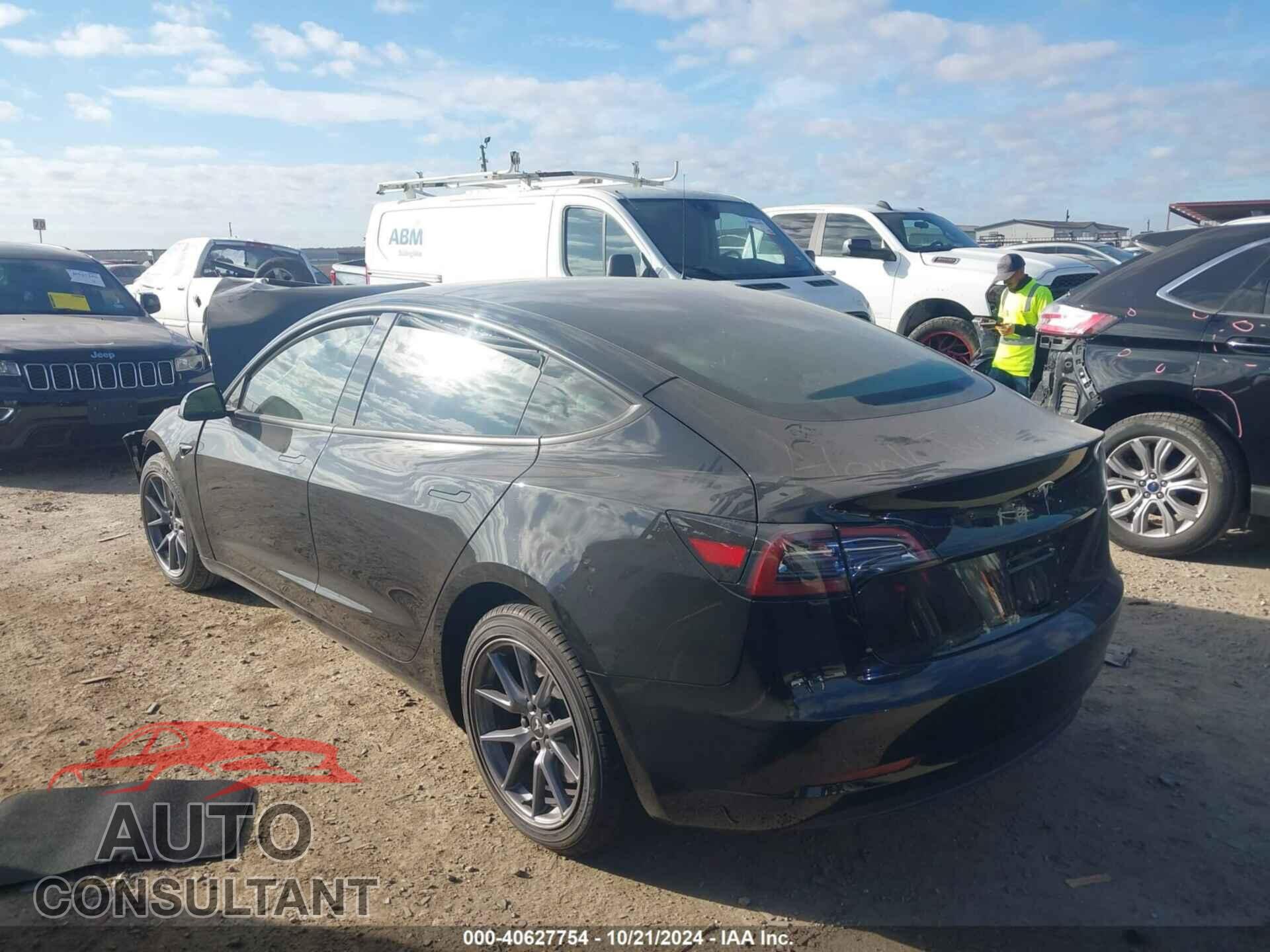 TESLA MODEL 3 2023 - 5YJ3E1EA3PF668439