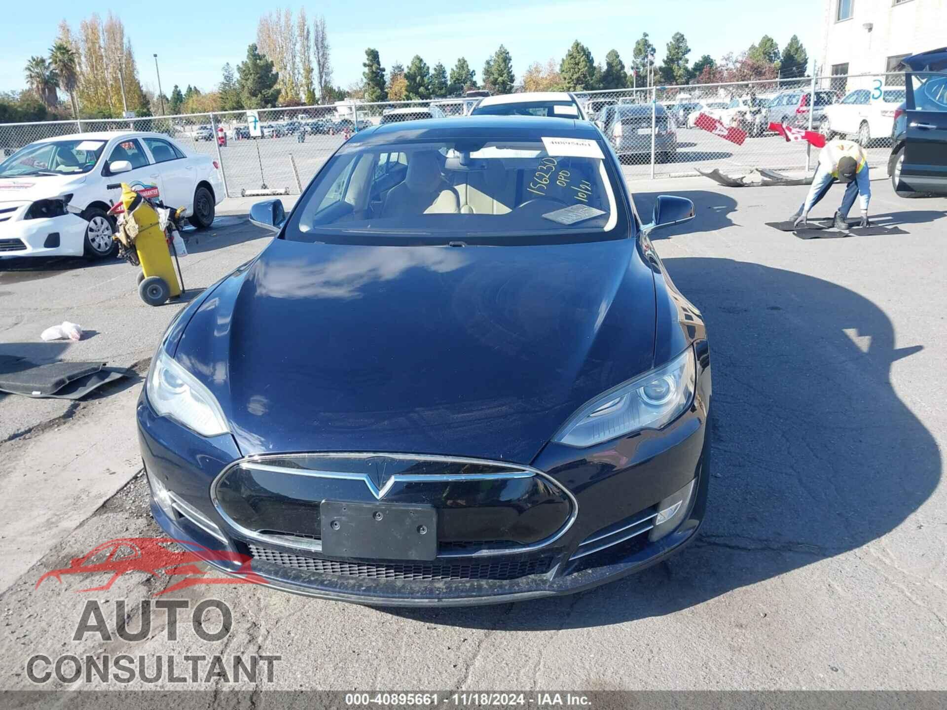 TESLA MODEL S 2013 - 5YJSA1DP5DFP17035