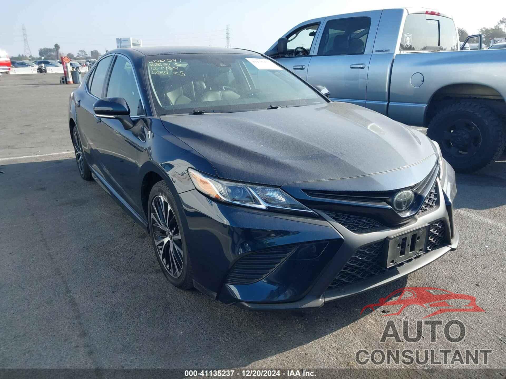 TOYOTA CAMRY 2018 - JTNB11HK1J3043579