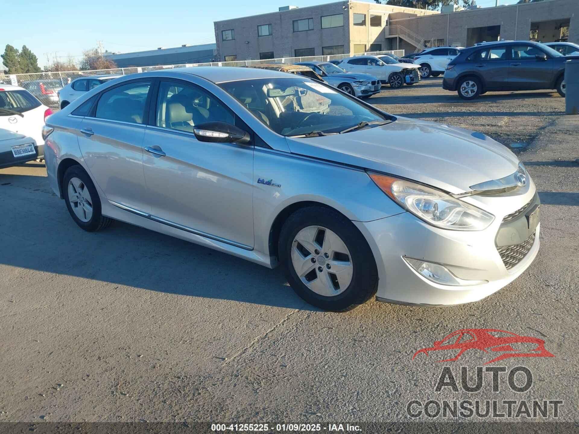 HYUNDAI SONATA HYBRID 2012 - KMHEC4A40CA034990