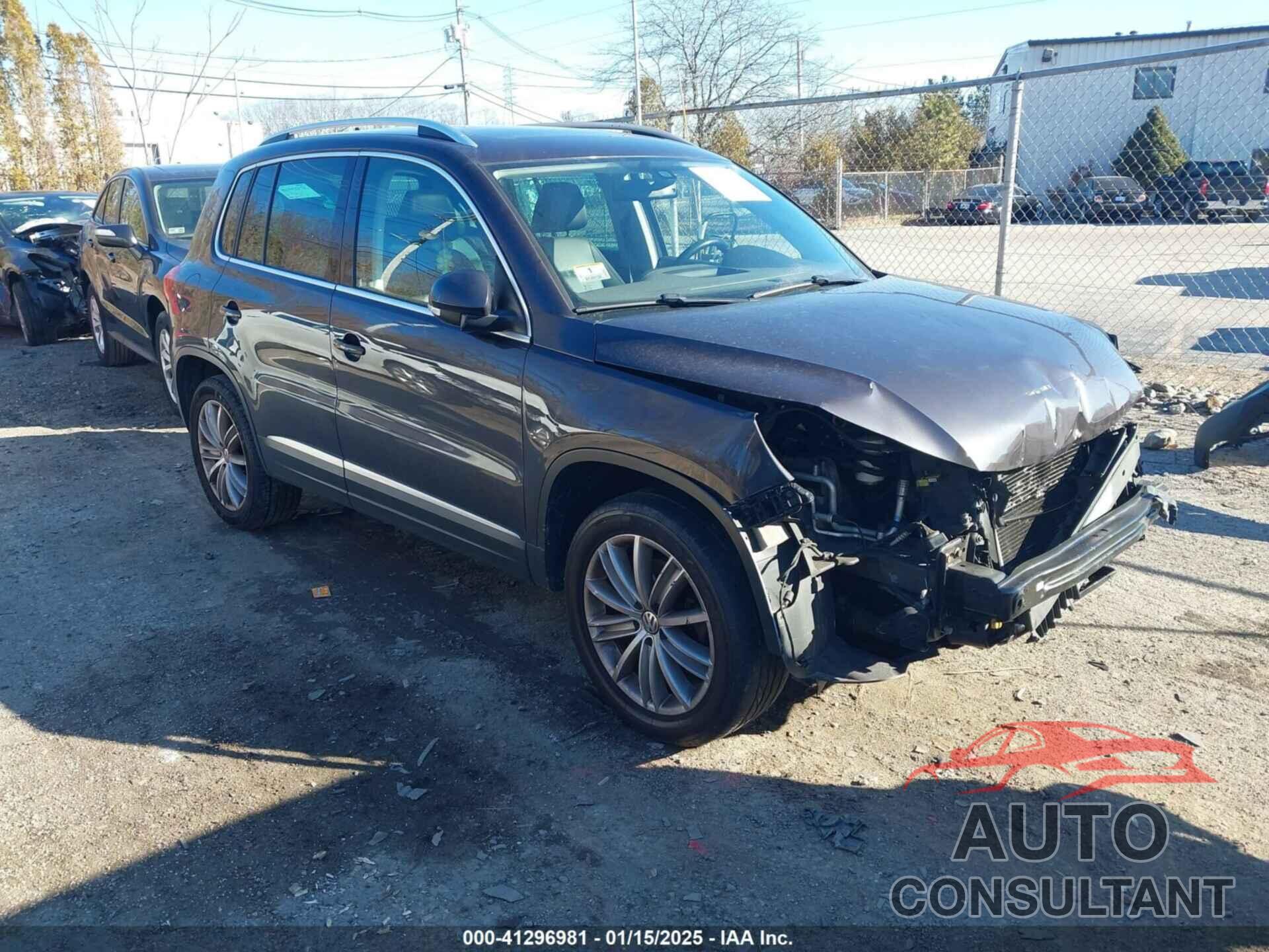 VOLKSWAGEN TIGUAN 2016 - WVGBV7AX5GW534094