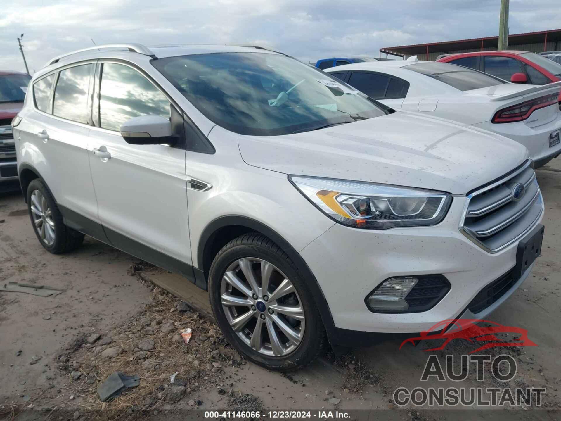 FORD ESCAPE 2017 - 1FMCU9J95HUA92659