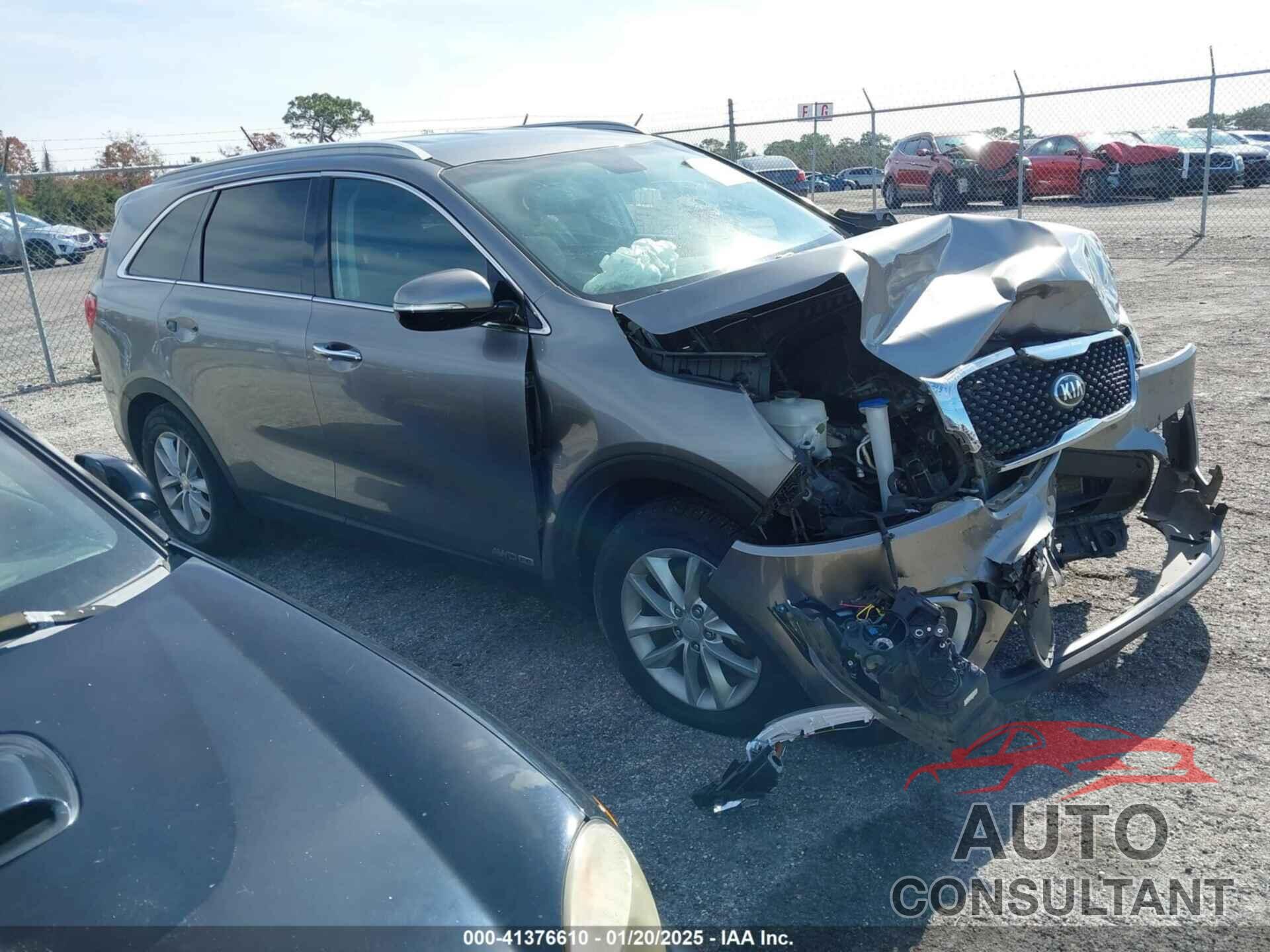 KIA SORENTO 2017 - 5XYPGDA57HG220379