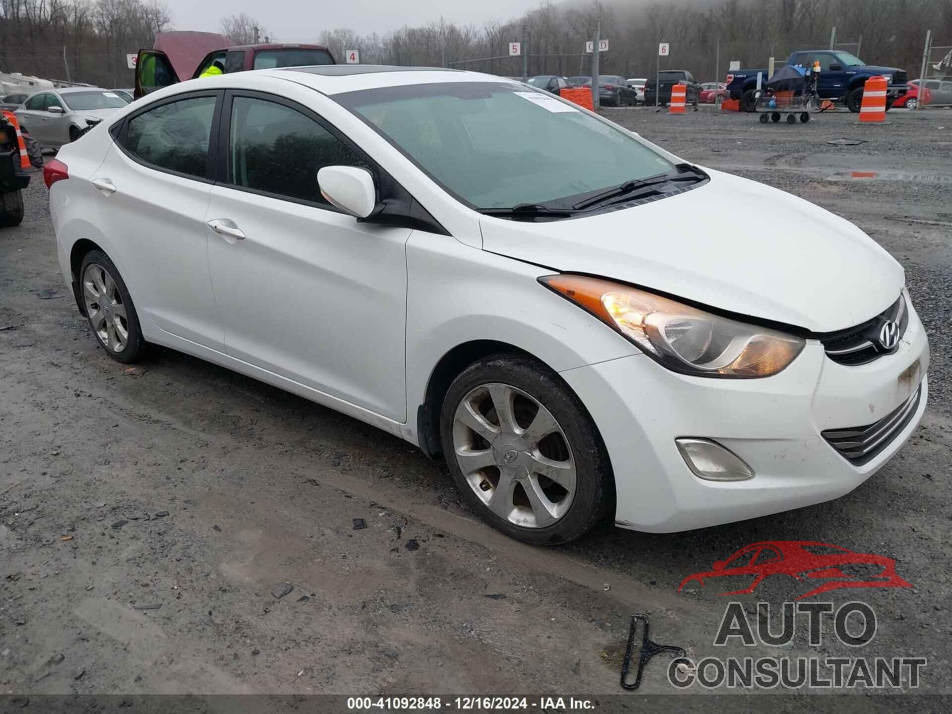 HYUNDAI ELANTRA 2012 - 5NPDH4AE7CH083428