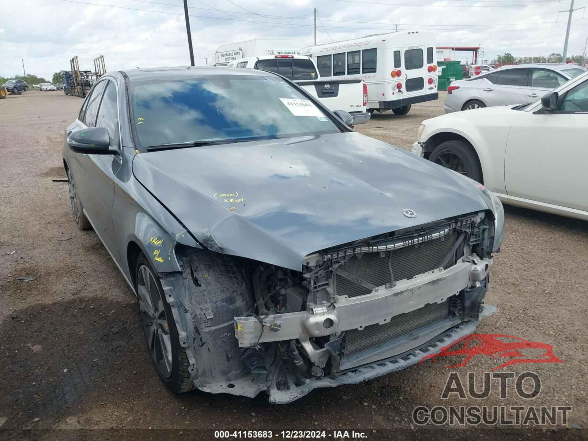 MERCEDES-BENZ C 300 2018 - 55SWF4JB5JU237245