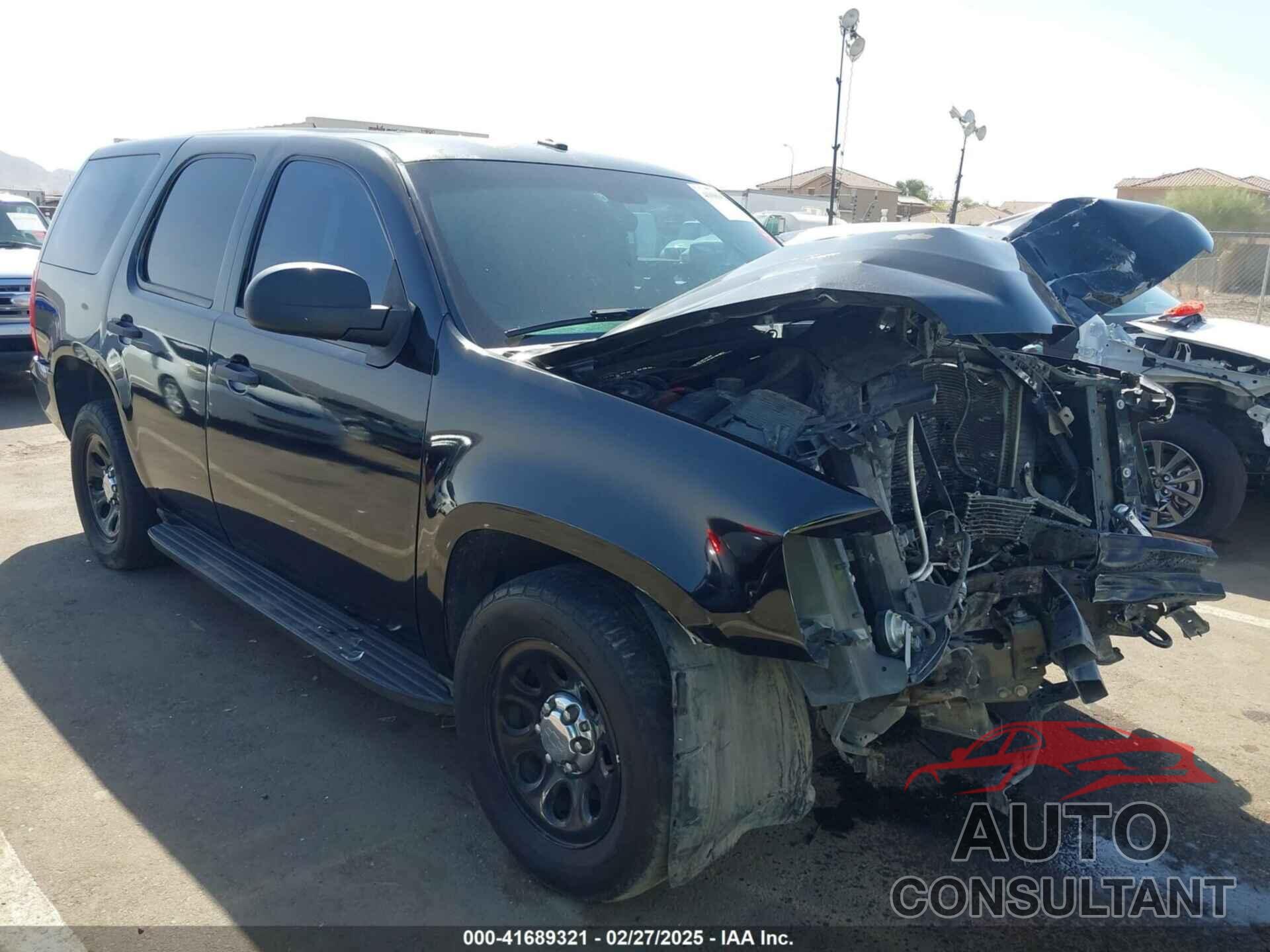 CHEVROLET TAHOE 2013 - 1GNLC2E08DR289033