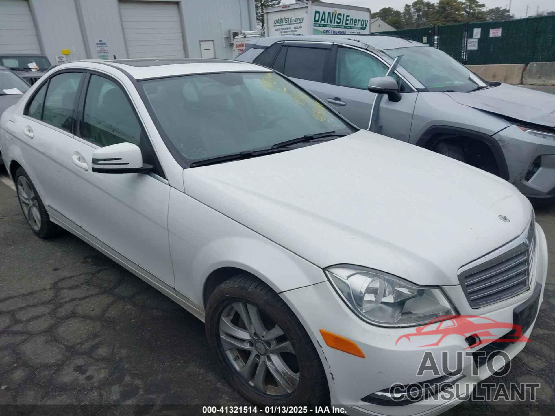MERCEDES-BENZ C 300 2014 - WDDGF8AB5EG225904