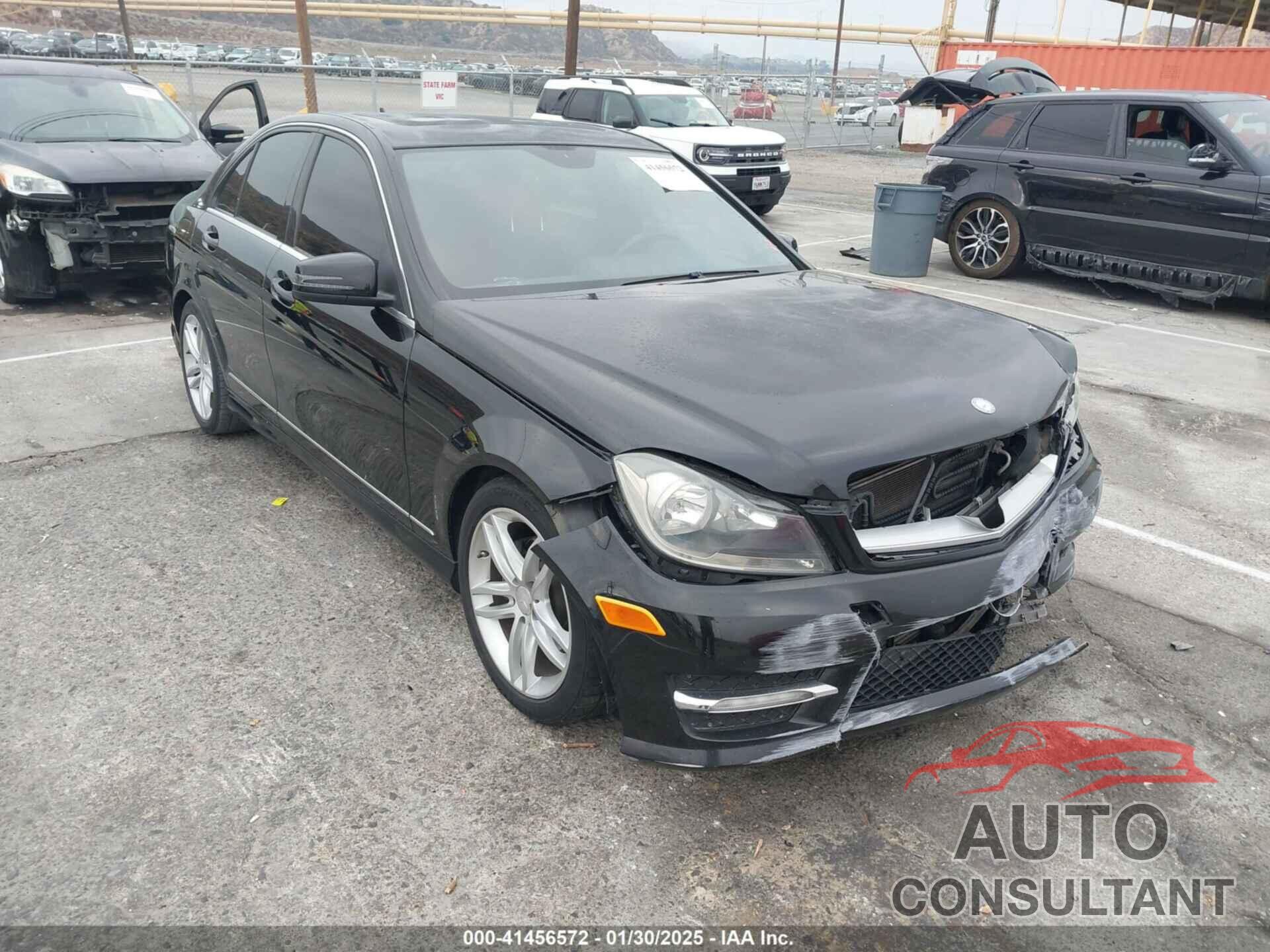 MERCEDES-BENZ C 250 2013 - WDDGF4HB8DR257182
