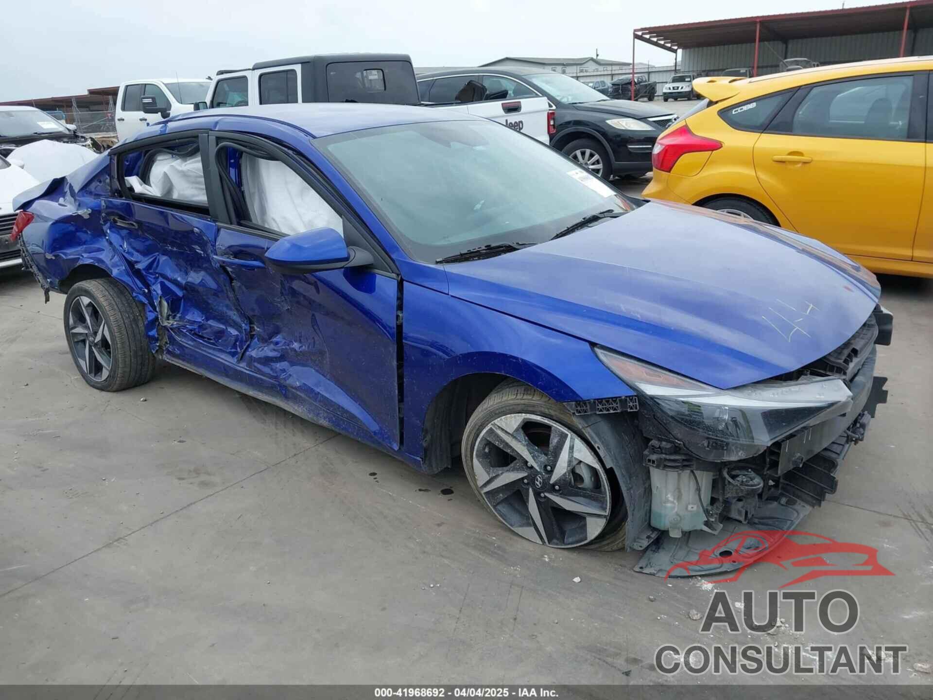 HYUNDAI ELANTRA 2023 - KMHLS4AG2PU579937
