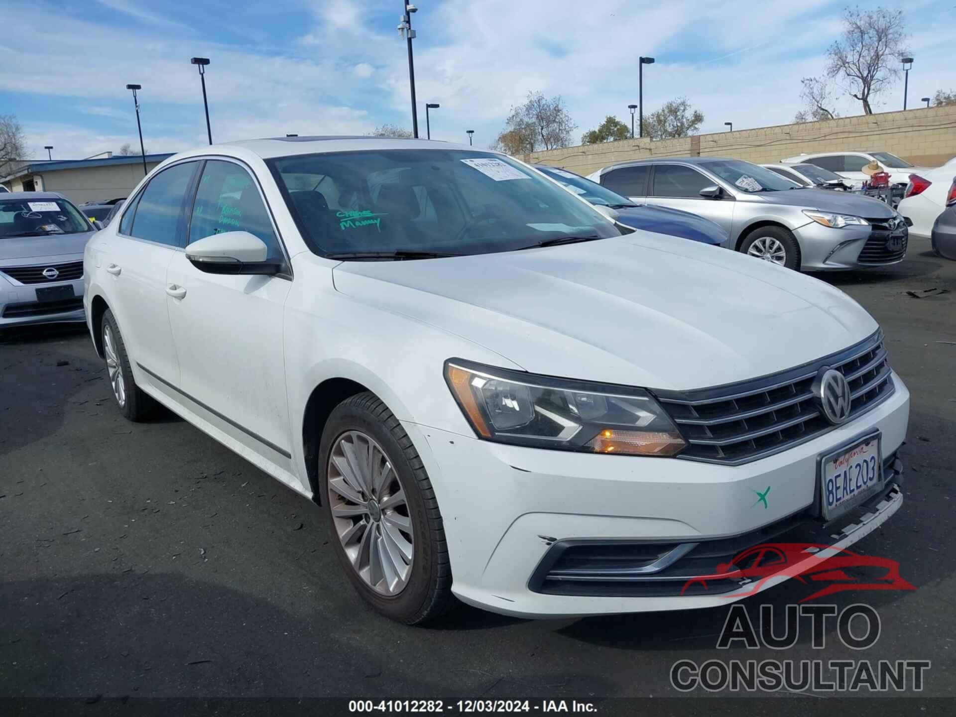 VOLKSWAGEN PASSAT 2017 - 1VWBT7A36HC052998