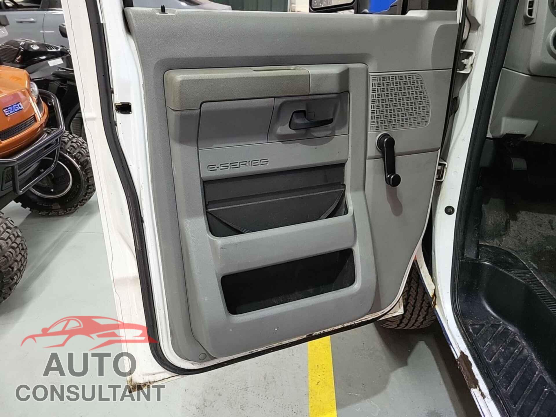 FORD ECONOLINE 2009 - 1FDSE35L59DA12273