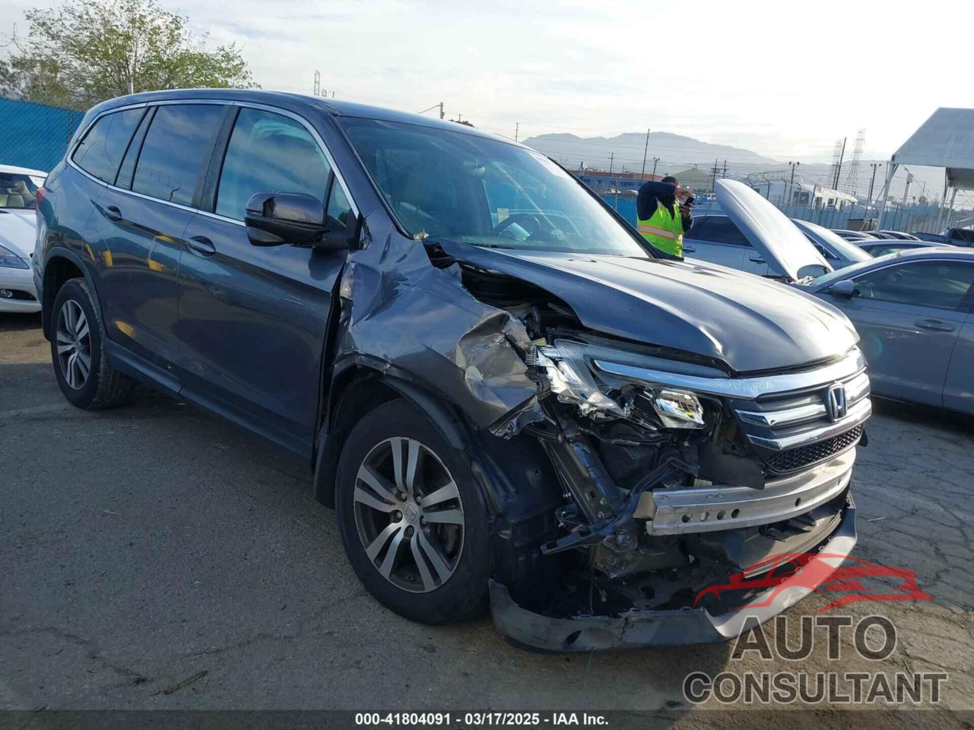 HONDA PILOT 2017 - 5FNYF5H34HB017555