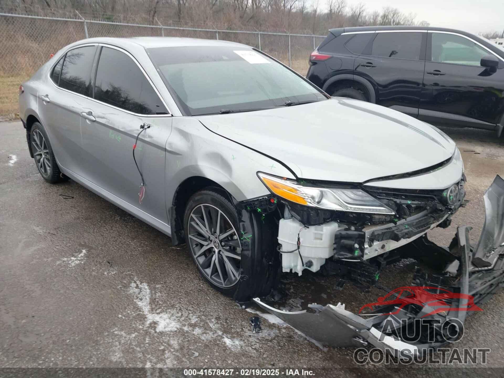 TOYOTA CAMRY 2022 - 4T1F11BK1NU069805