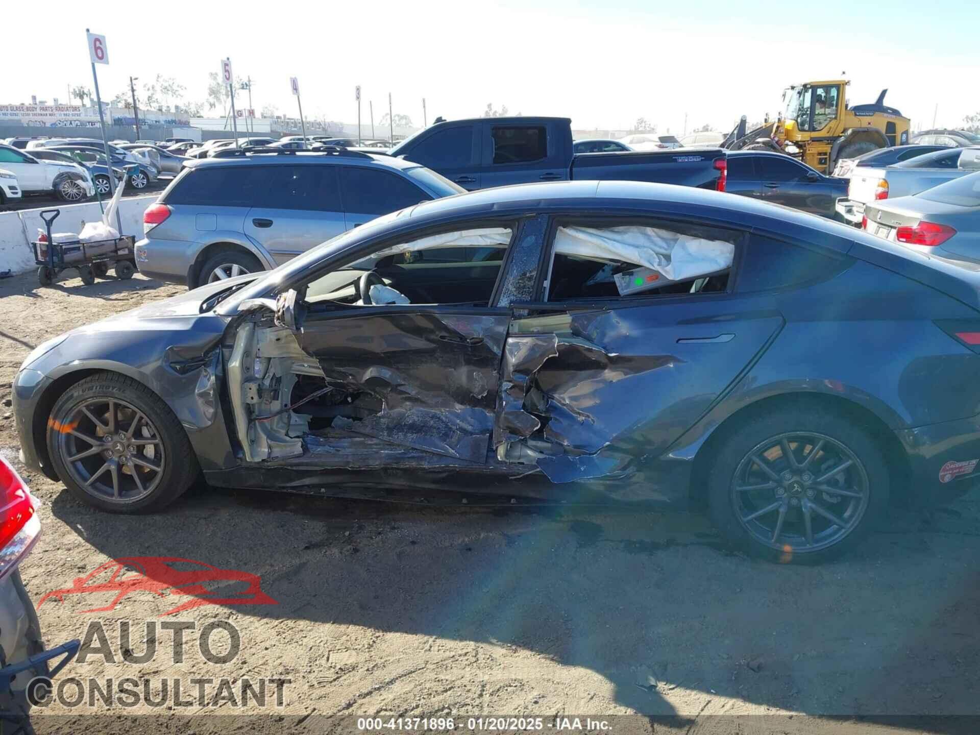 TESLA MODEL 3 2018 - 5YJ3E1EA6JF044643