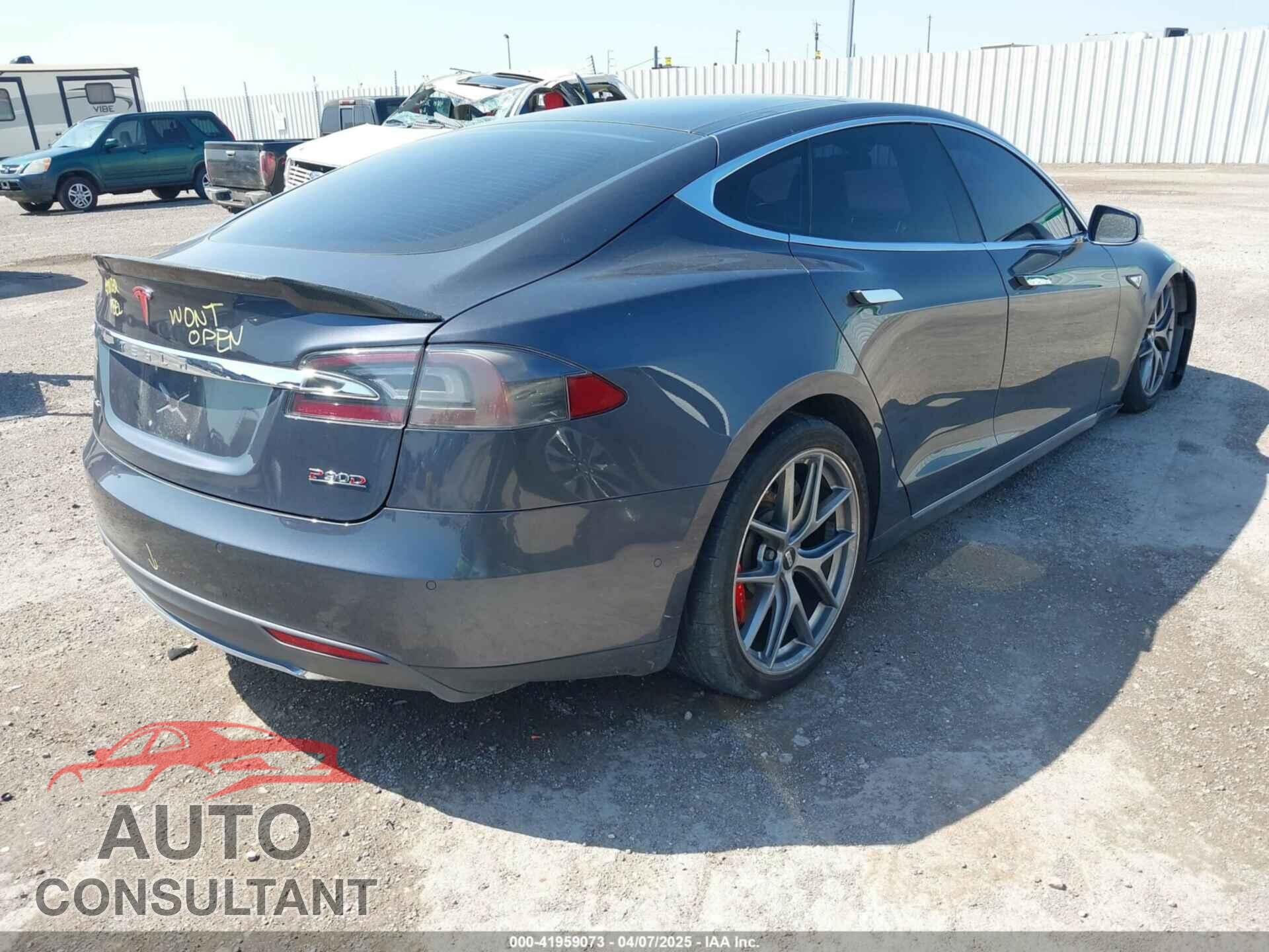 TESLA MODEL S 2015 - 5YJSA1E42FF108878