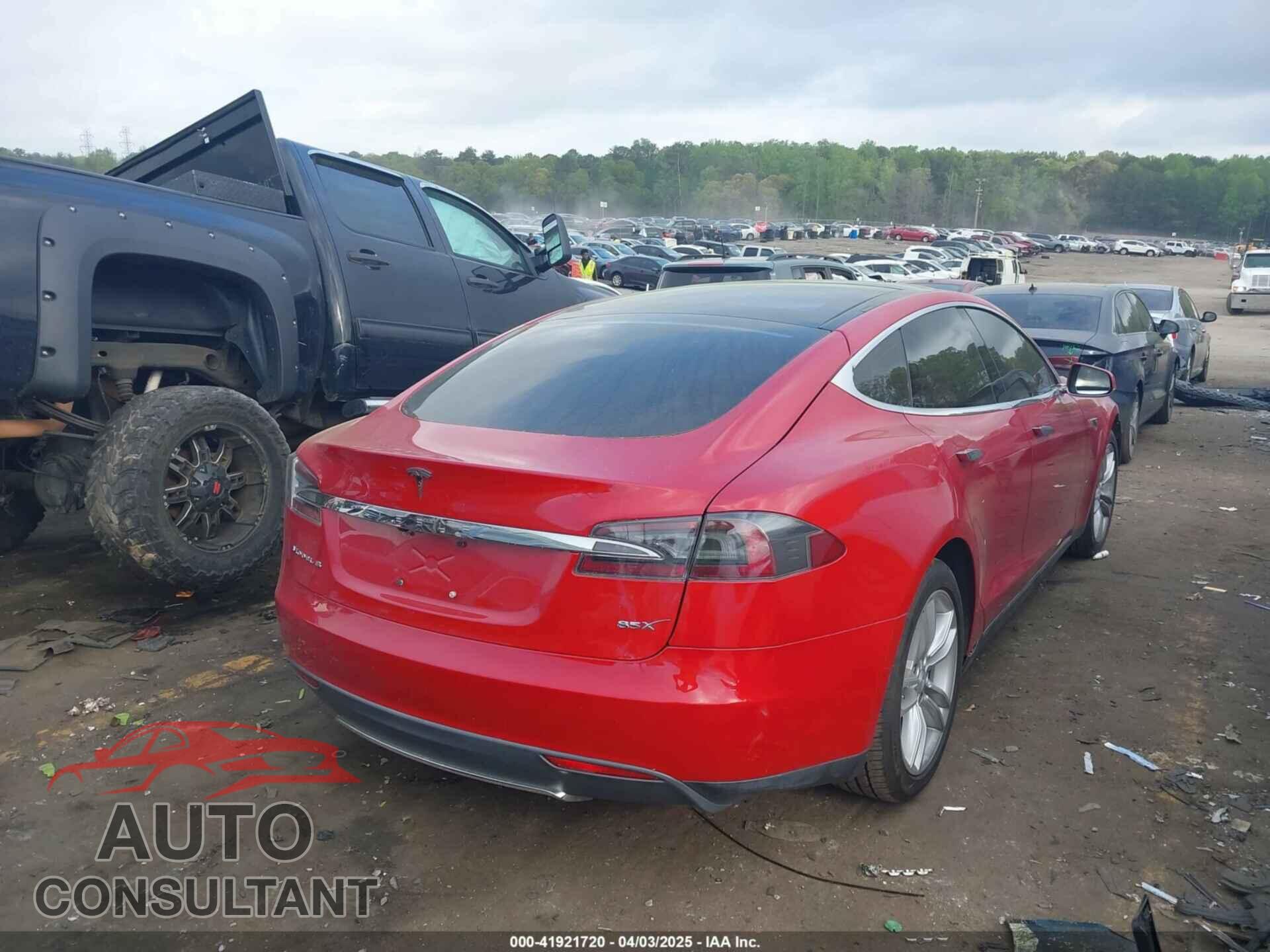 TESLA MODEL S 2013 - 5YJSA1CN1DFP09756