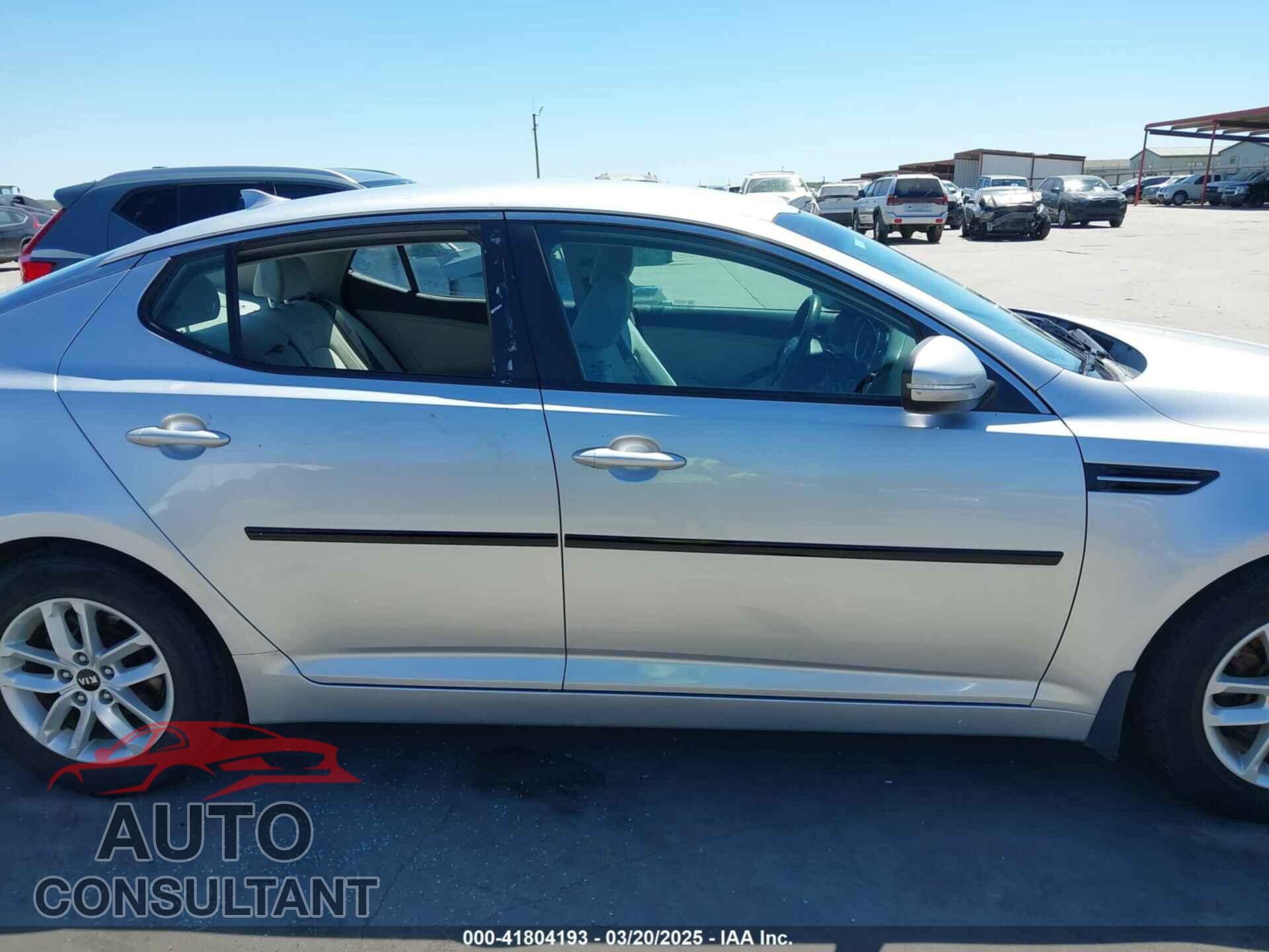 KIA OPTIMA 2011 - KNAGM4A75B5073177