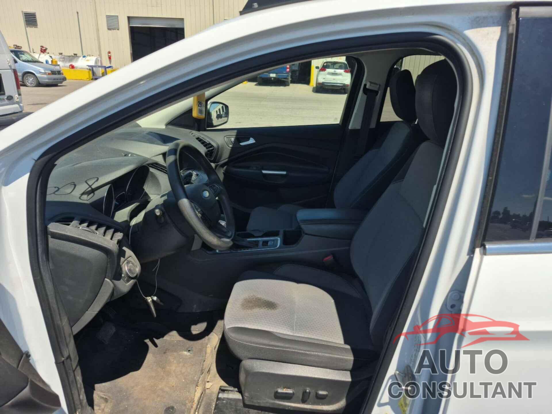 FORD ESCAPE 2019 - 1FMCU0GD8KUC07852