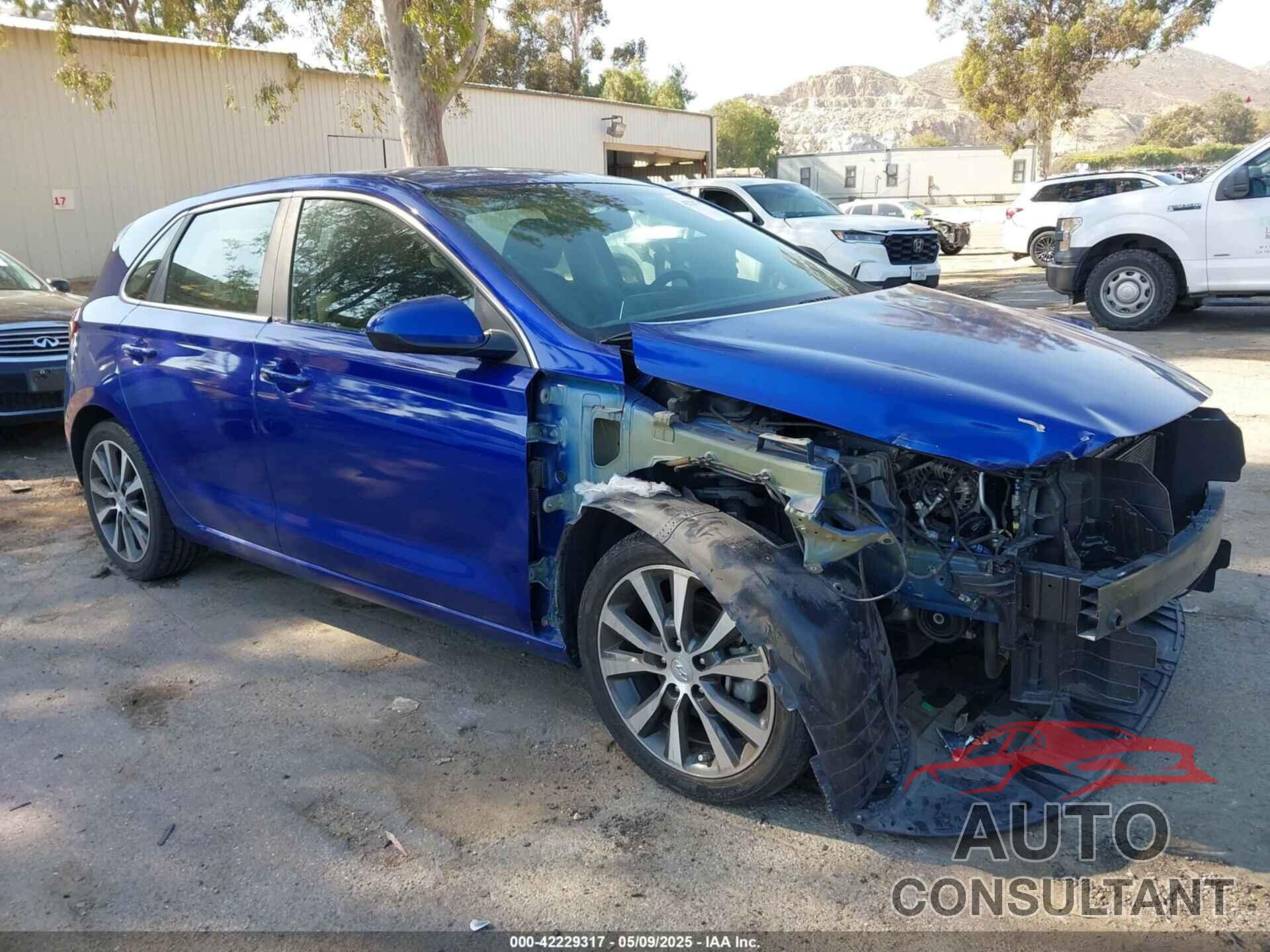 HYUNDAI ELANTRA GT 2019 - KMHH35LEXKU118532