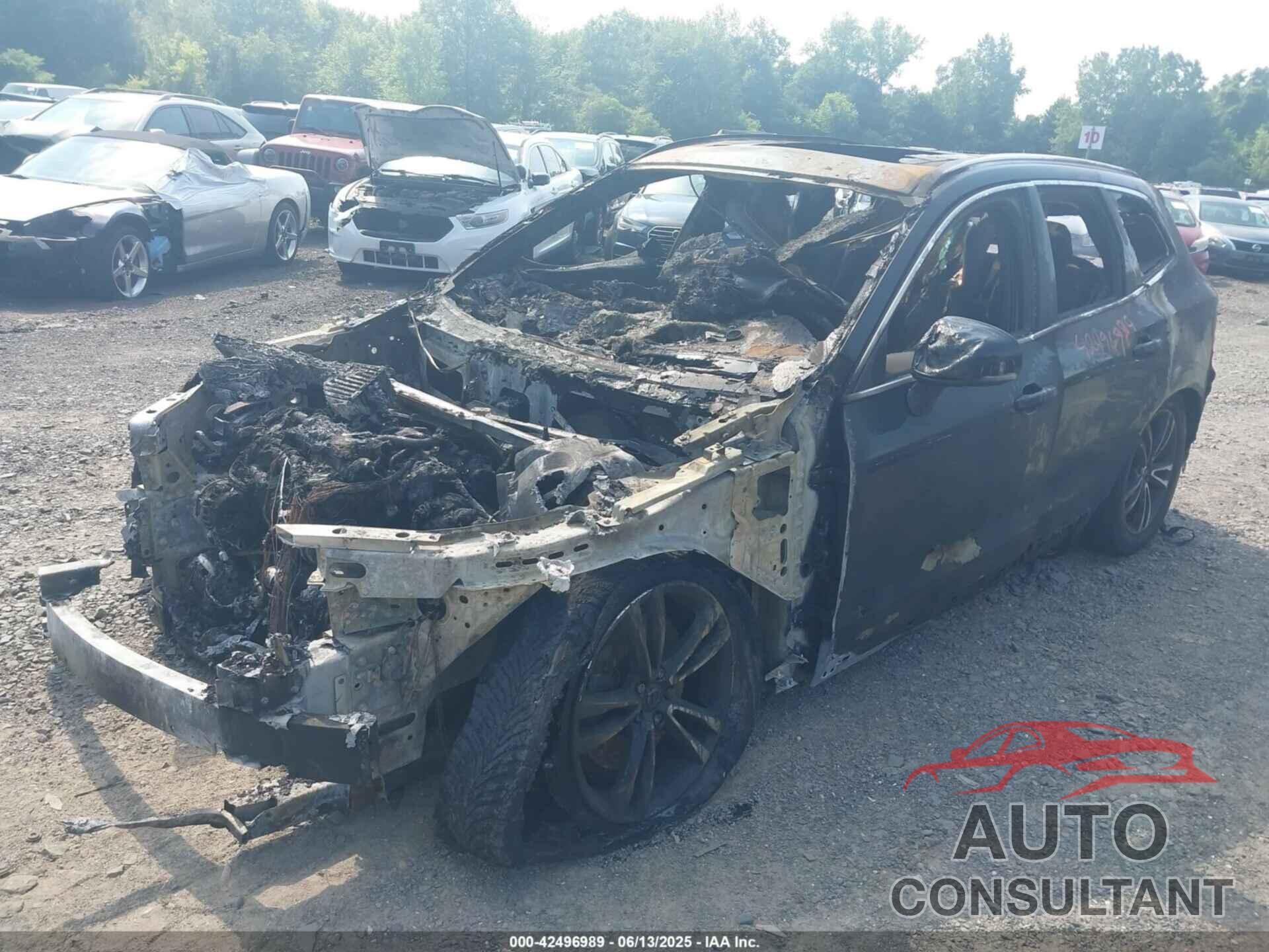 VOLVO XC60 2018 - LYVA22RK2JB113919