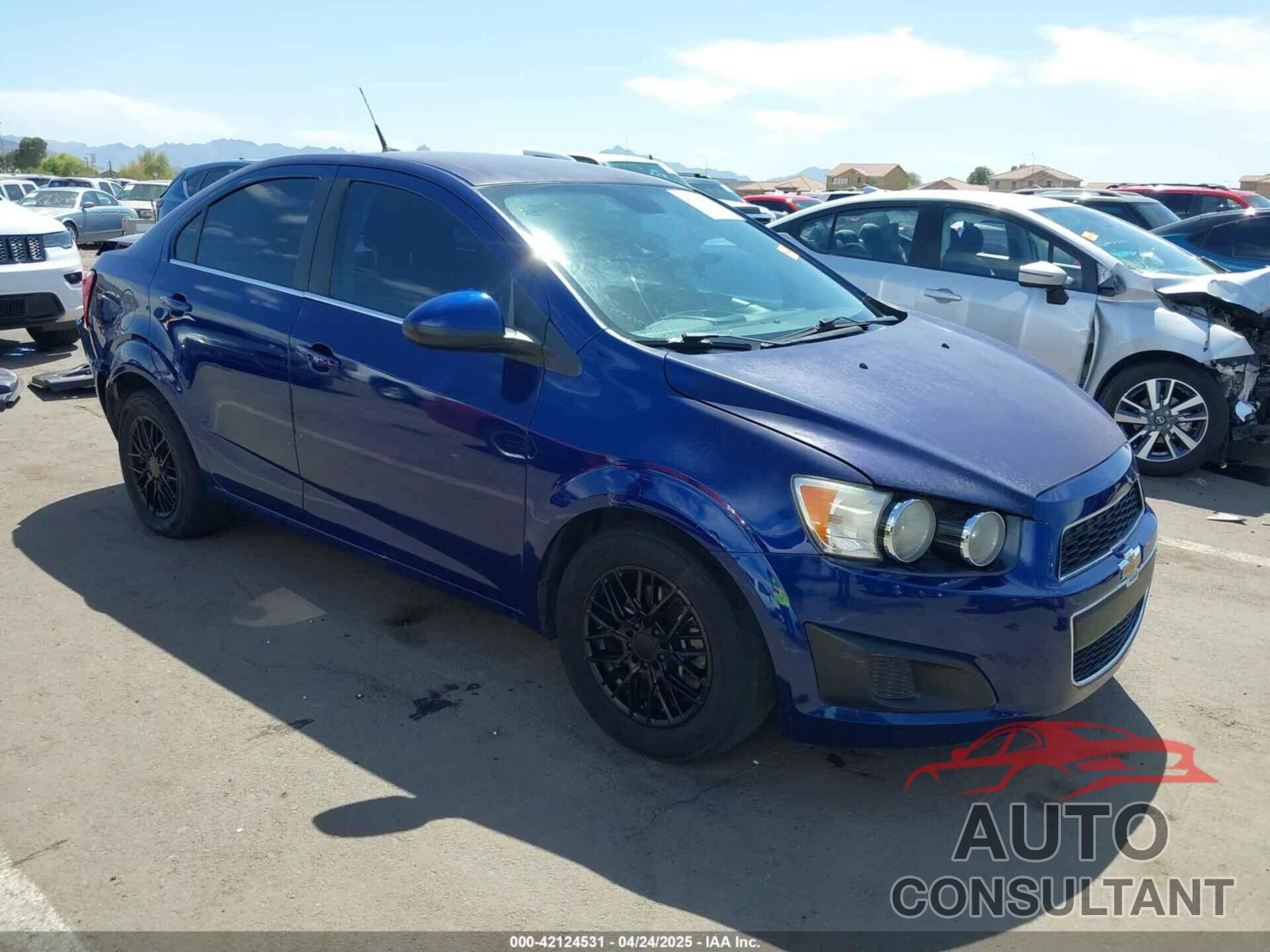 CHEVROLET SONIC 2013 - 1G1JC5SG0D4168831