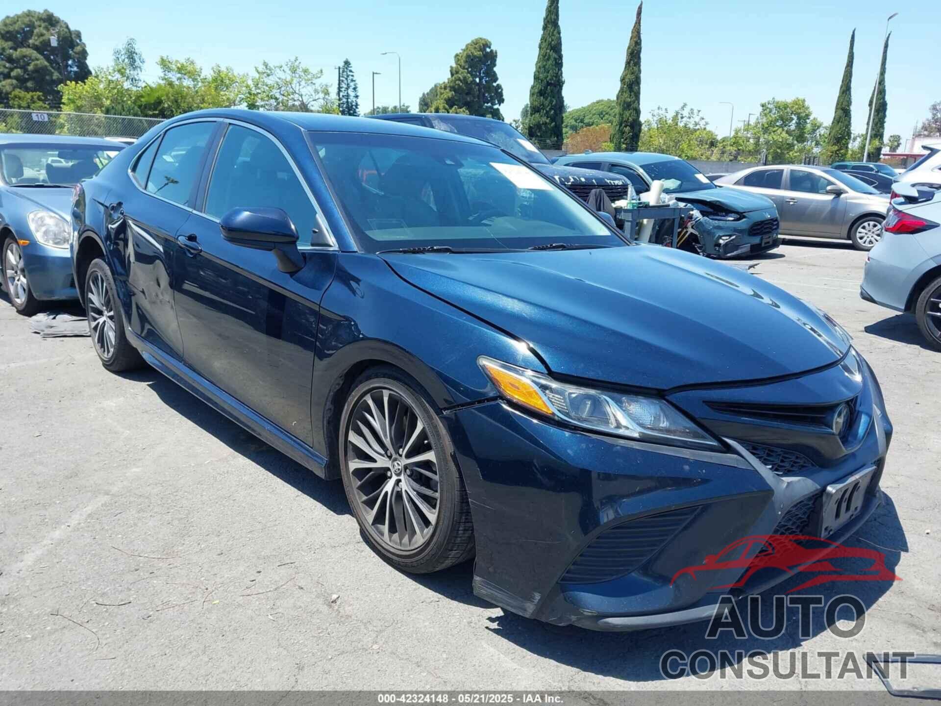 TOYOTA CAMRY 2018 - 4T1B11HKXJU616778
