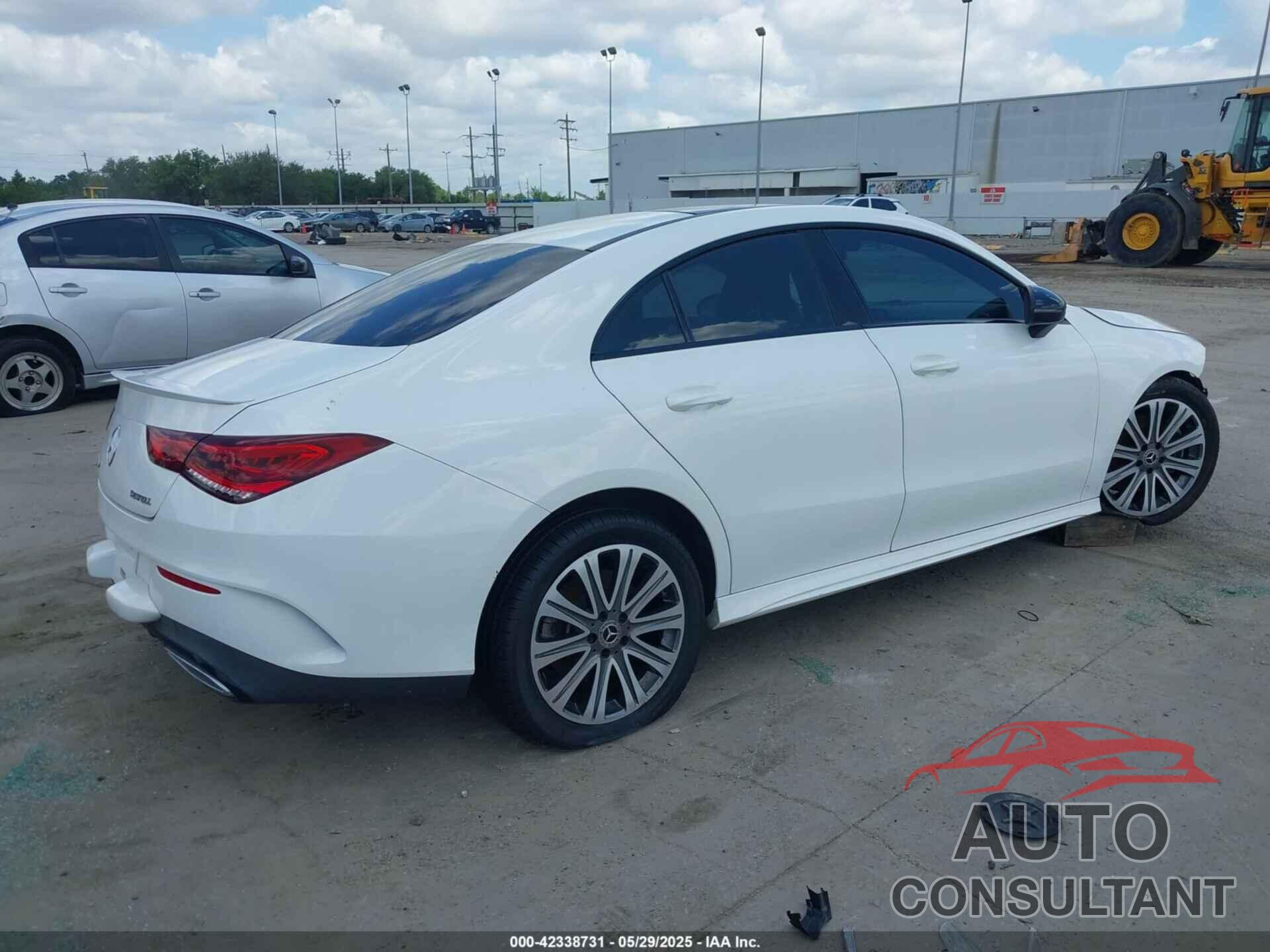 MERCEDES-BENZ CLA 250 2020 - W1K5J4GB4LN102187