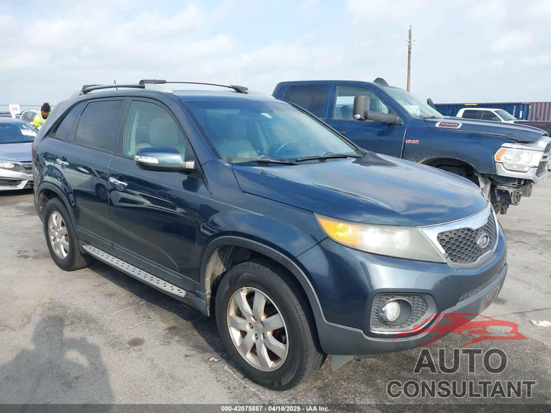 KIA SORENTO 2011 - 5XYKT4A13BG186953