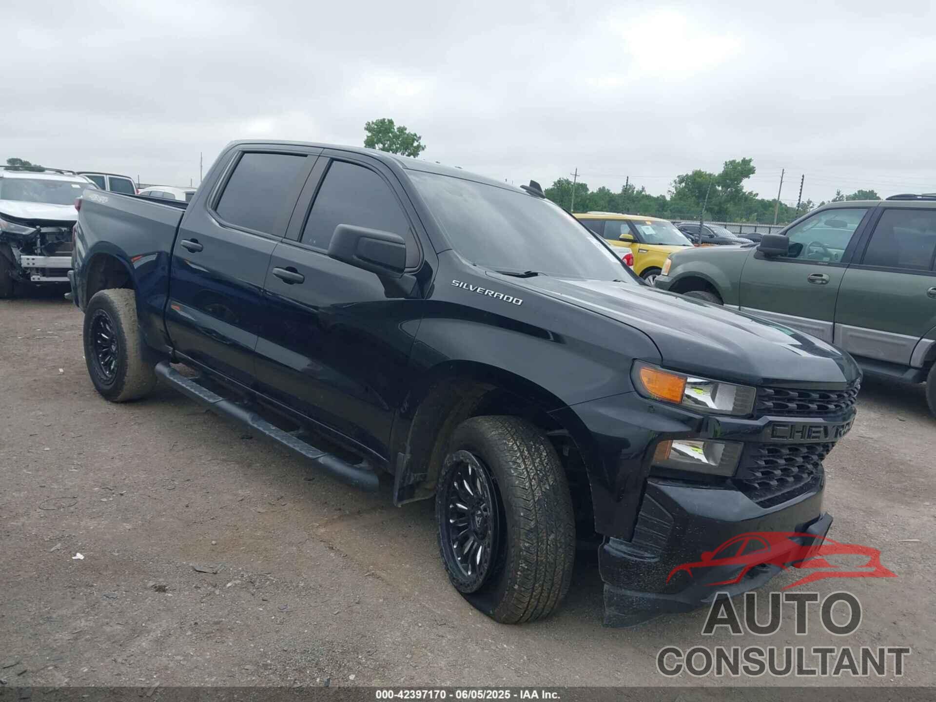 CHEVROLET SILVERADO 1500 2020 - 1GCUYBEF7LZ158032