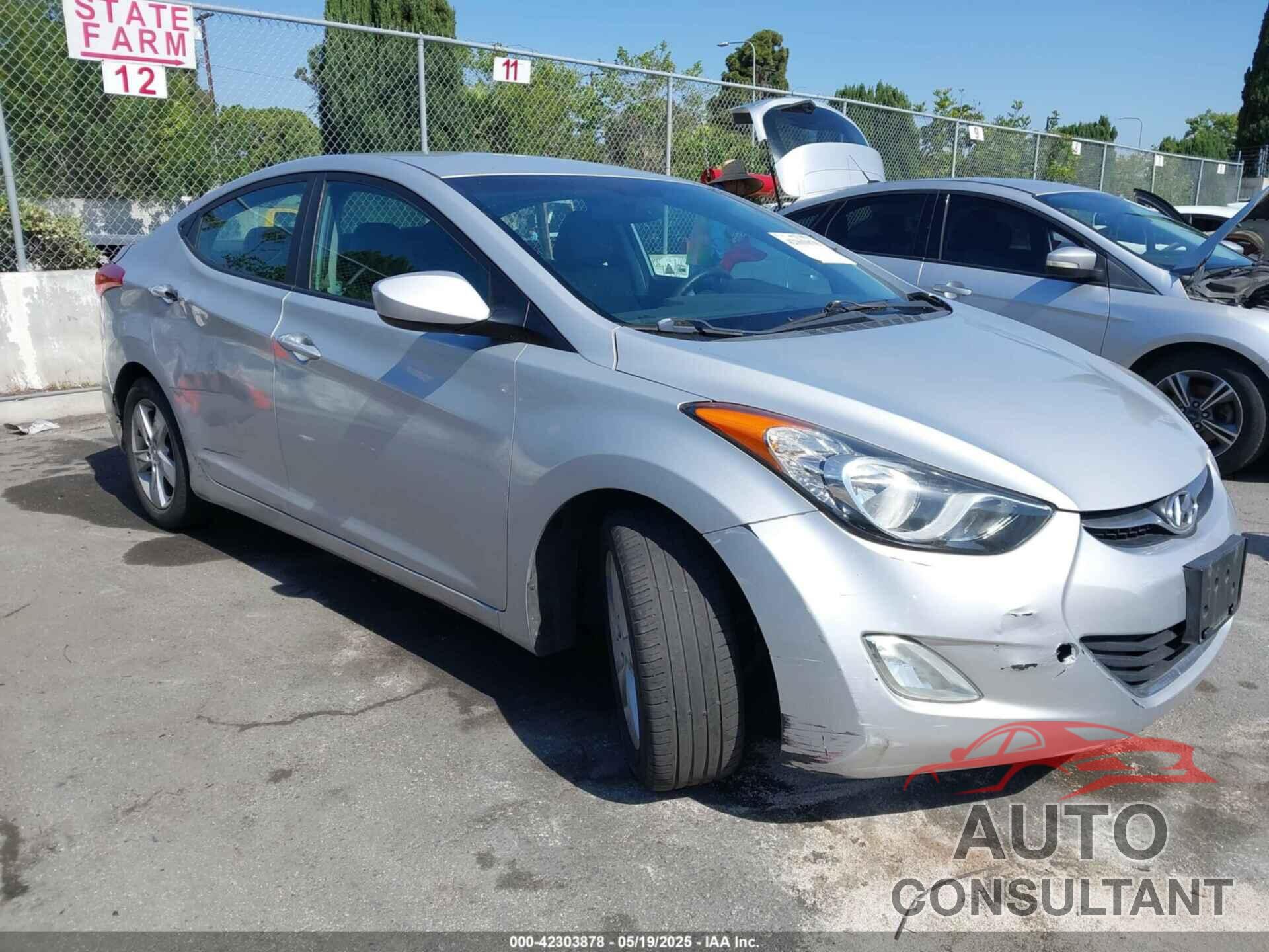 HYUNDAI ELANTRA 2012 - KMHDH4AE0CU285772