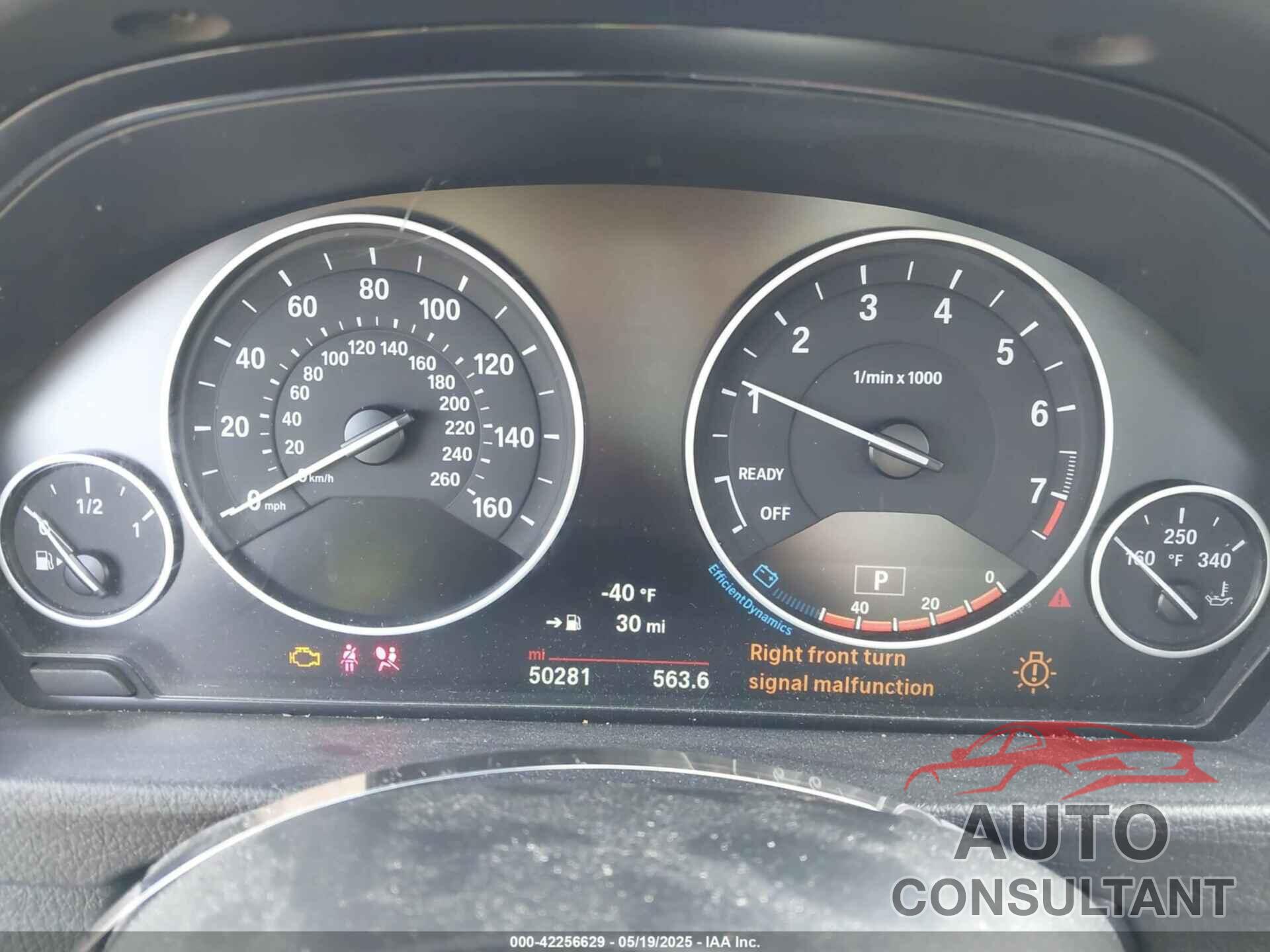 BMW 320I 2016 - WBA8E5G52GNU20629