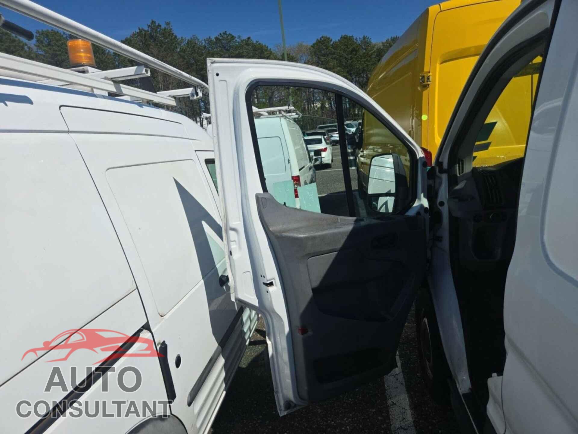 FORD TRANSIT 2017 - 1FTYR1YM2HKA31983