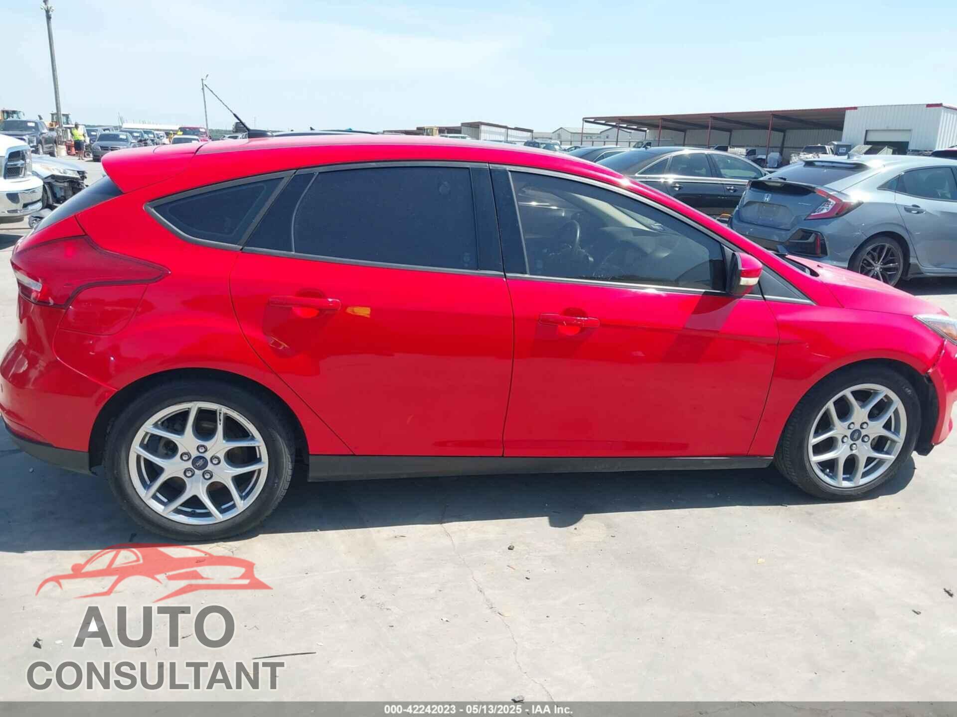 FORD FOCUS 2015 - 1FADP3K29FL347739