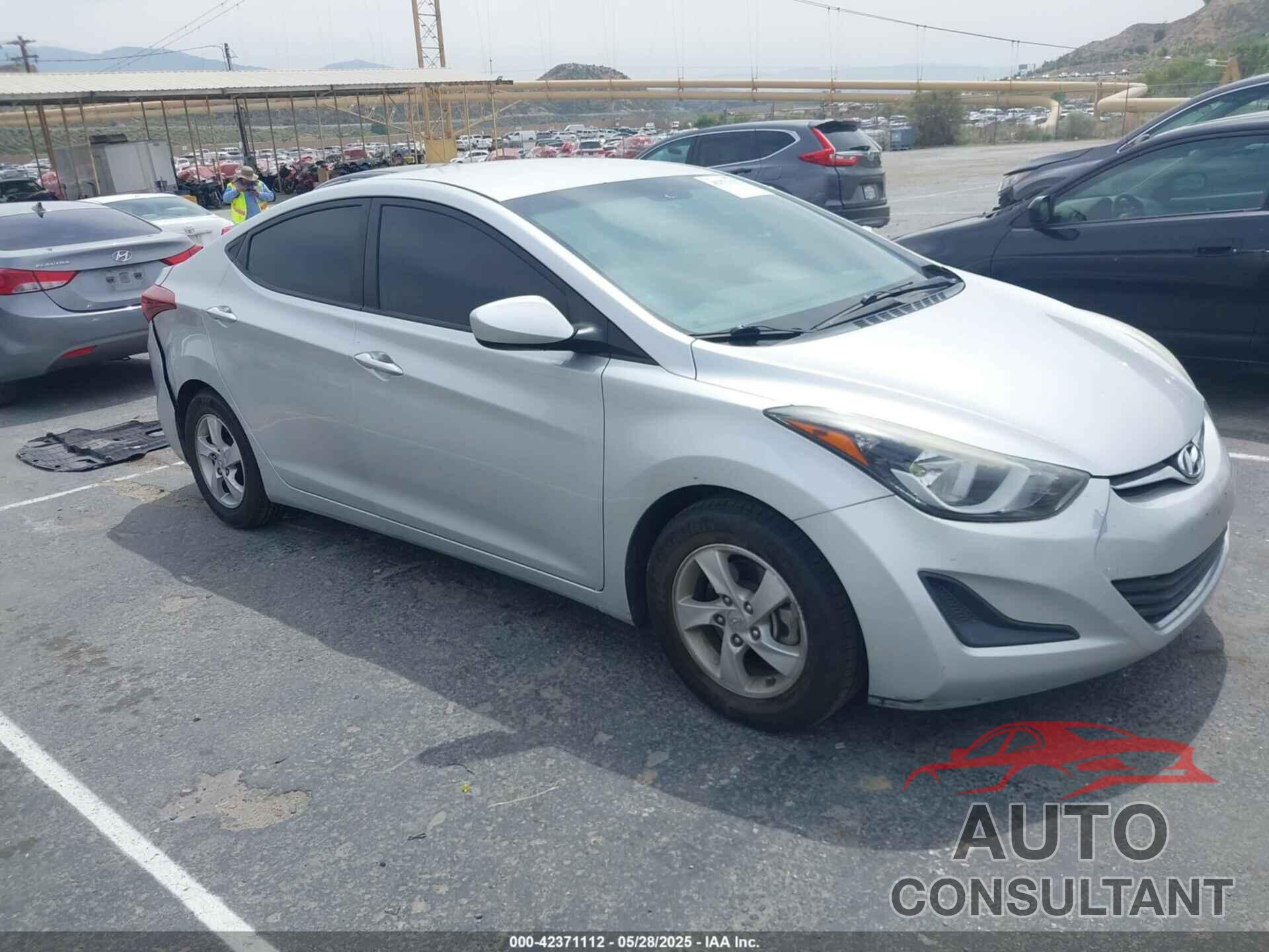 HYUNDAI ELANTRA 2015 - 5NPDH4AE3FH570484