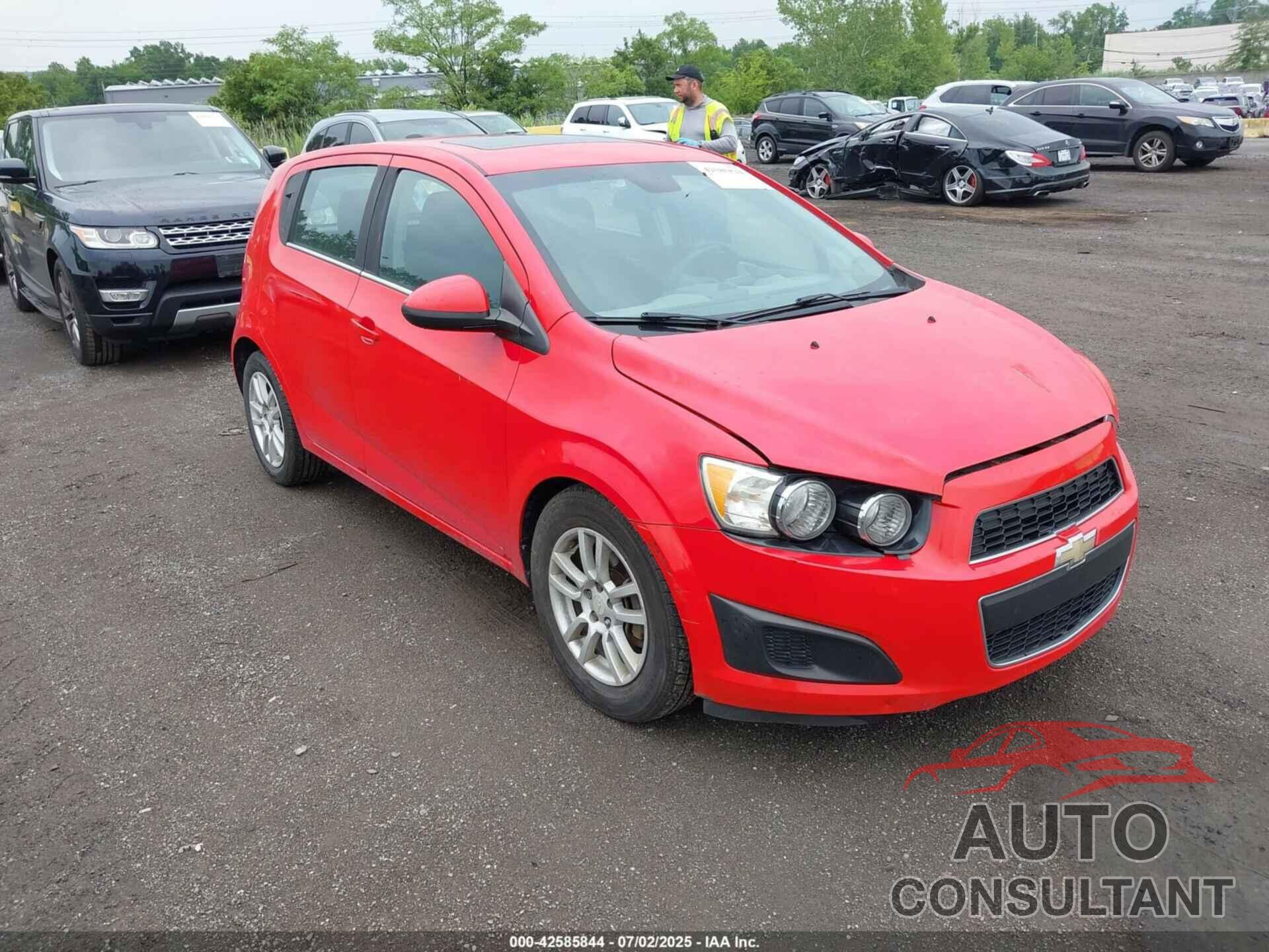 CHEVROLET SONIC 2016 - 1G1JC6SB4G4175263