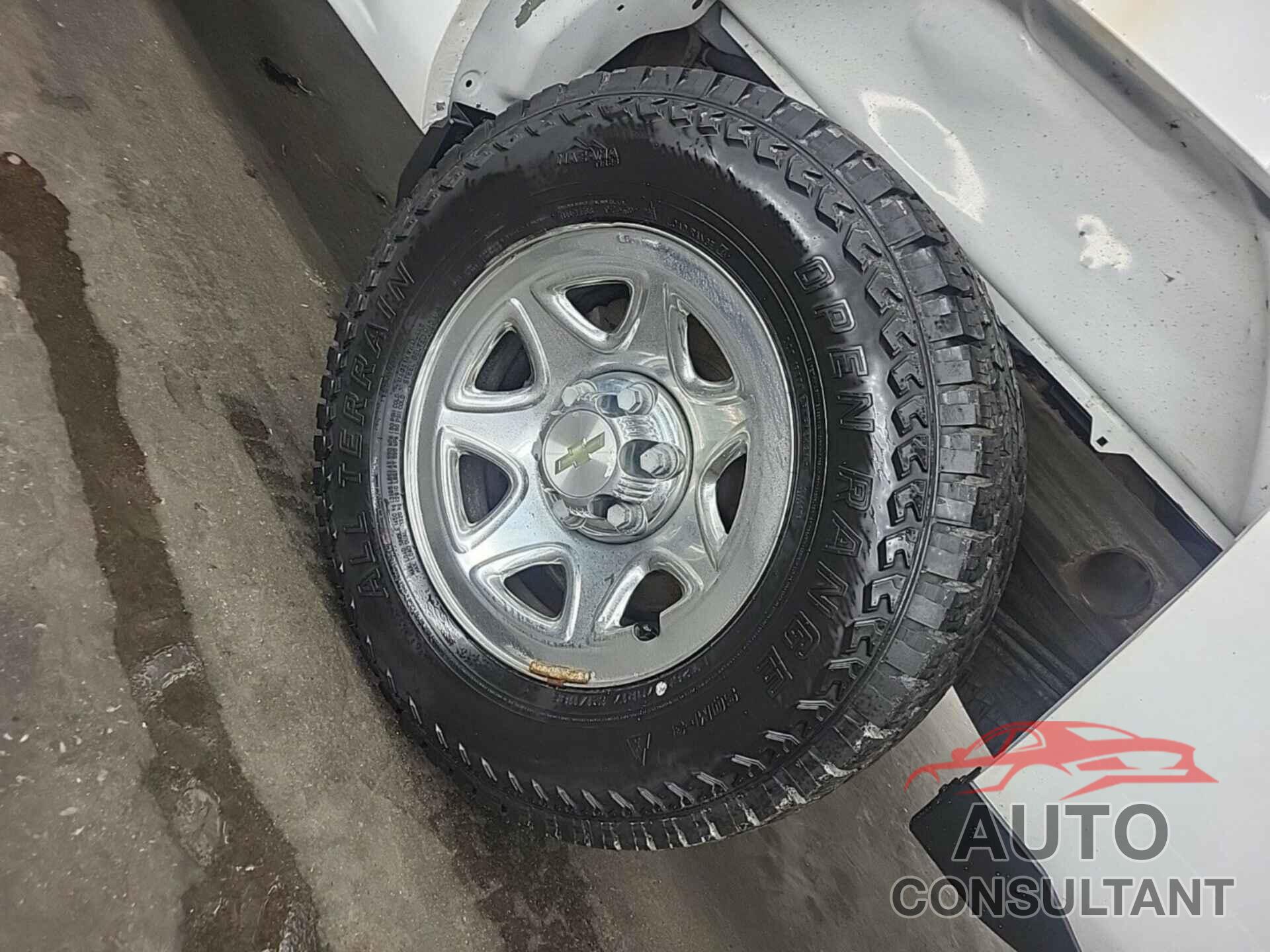 CHEVROLET SILVERADO 1500 2014 - 1GCVKPEH1EZ340400