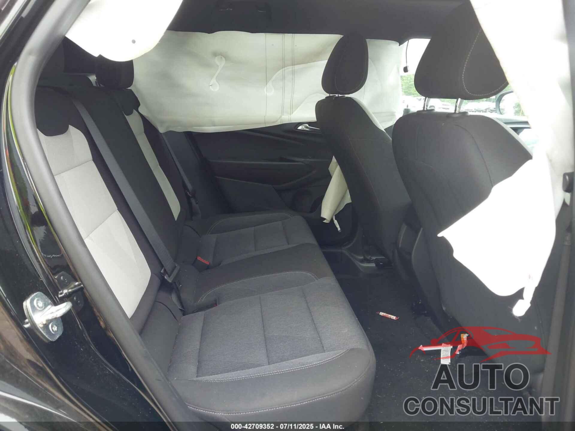 CHEVROLET TRAX 2024 - KL77LGE28RC103636