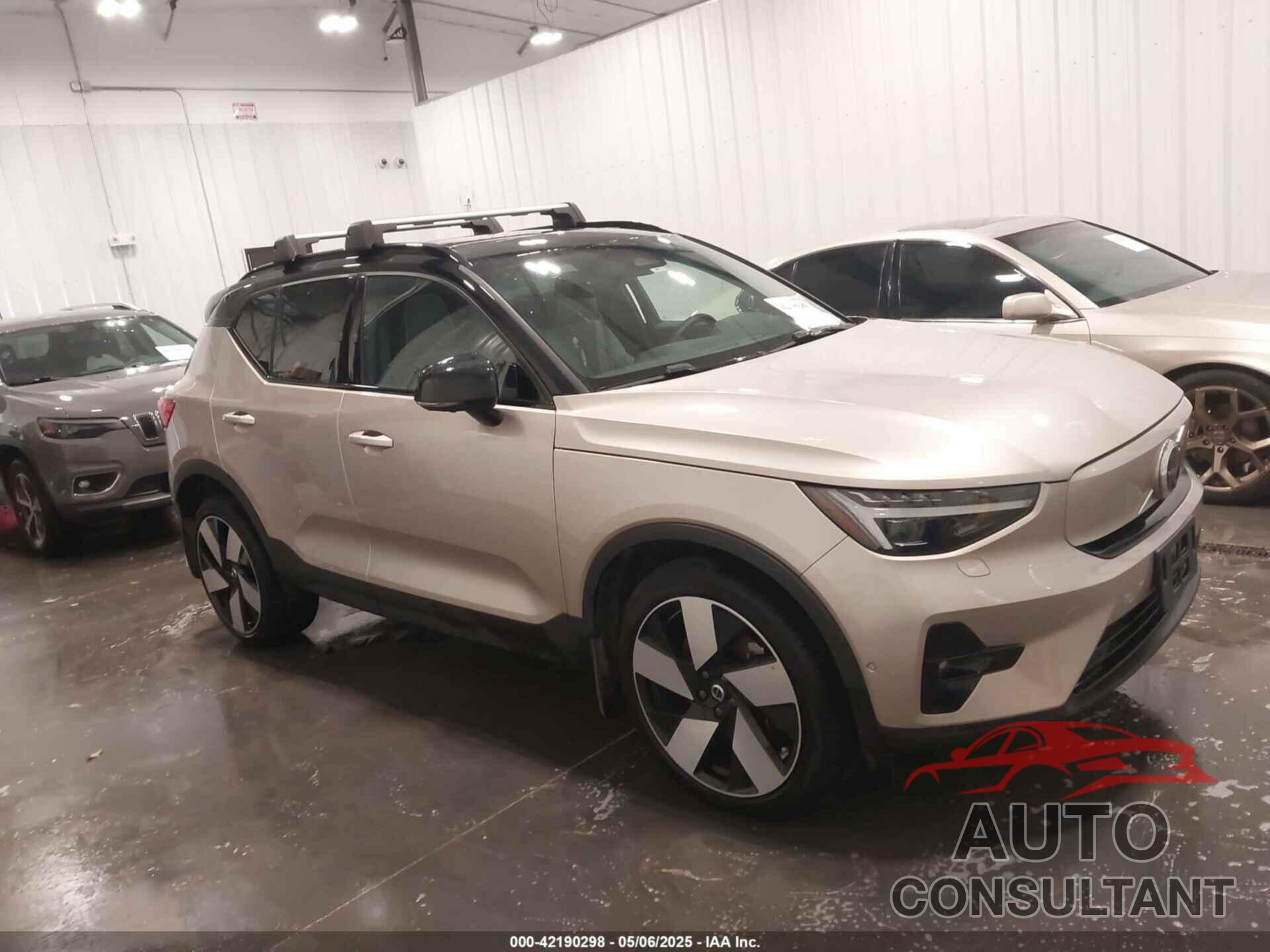 VOLVO XC40 RECHARGE PURE ELECTRIC 2023 - YV4ED3UM1P2023016