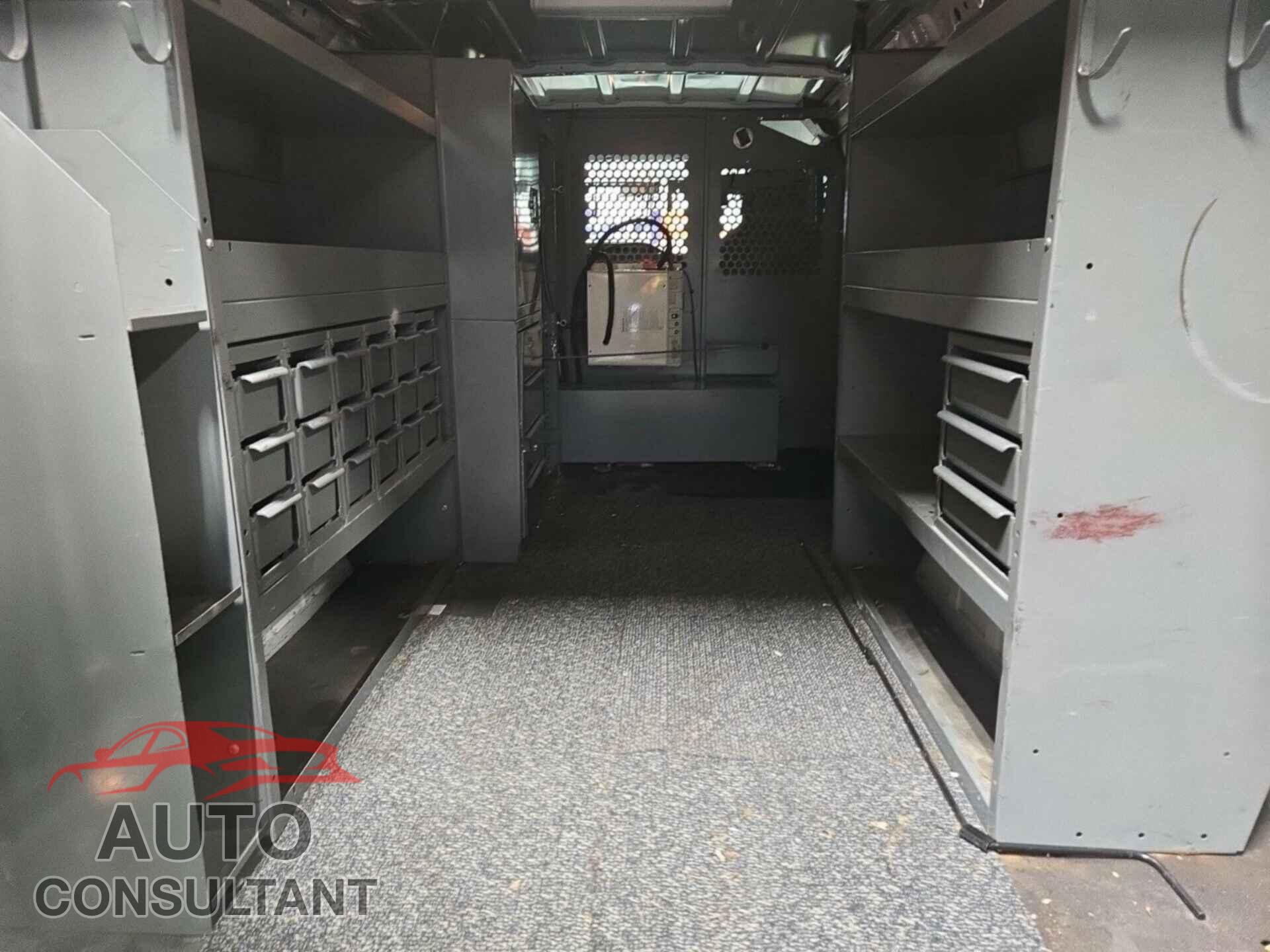 FORD ECONOLINE 2010 - 1FTNE2EL3ADA10330